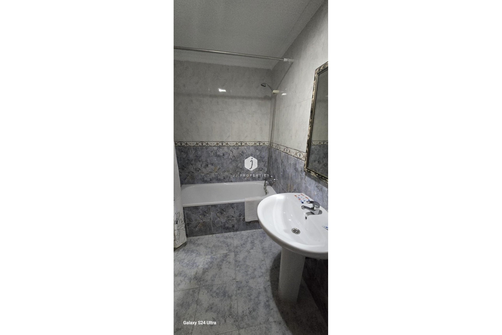 Segunda mano - Apartamento / piso -
Torrevieja