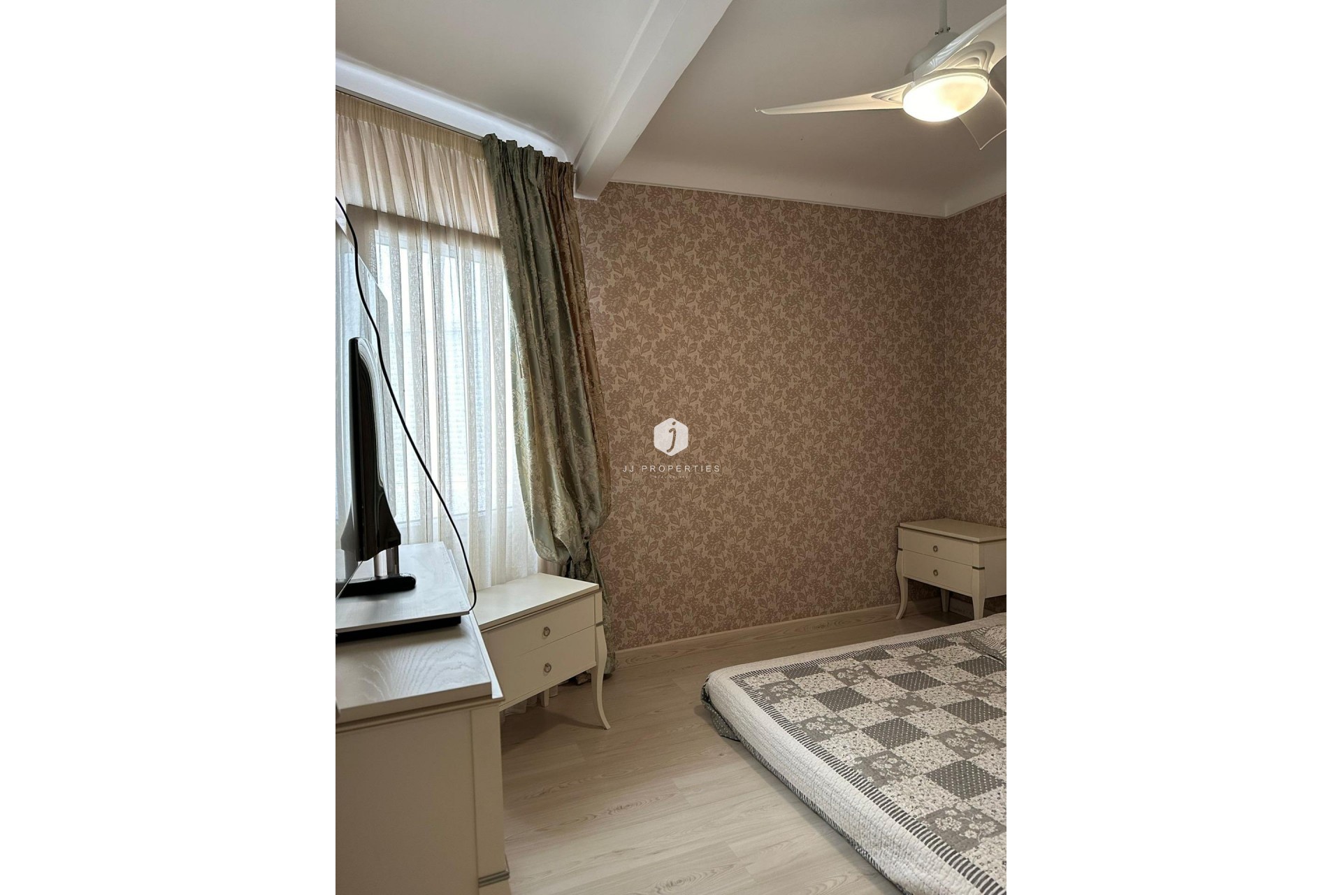 Segunda mano - Apartamento / piso -
Torrevieja