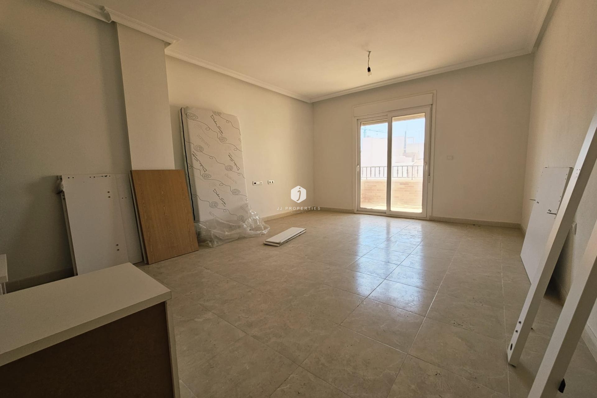 Segunda mano - Apartamento / piso -
Torrevieja