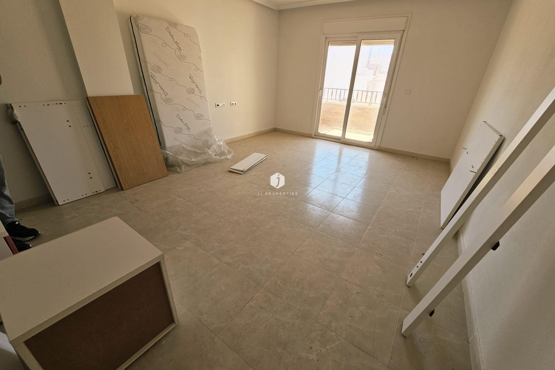 Segunda mano - Apartamento / piso -
Torrevieja