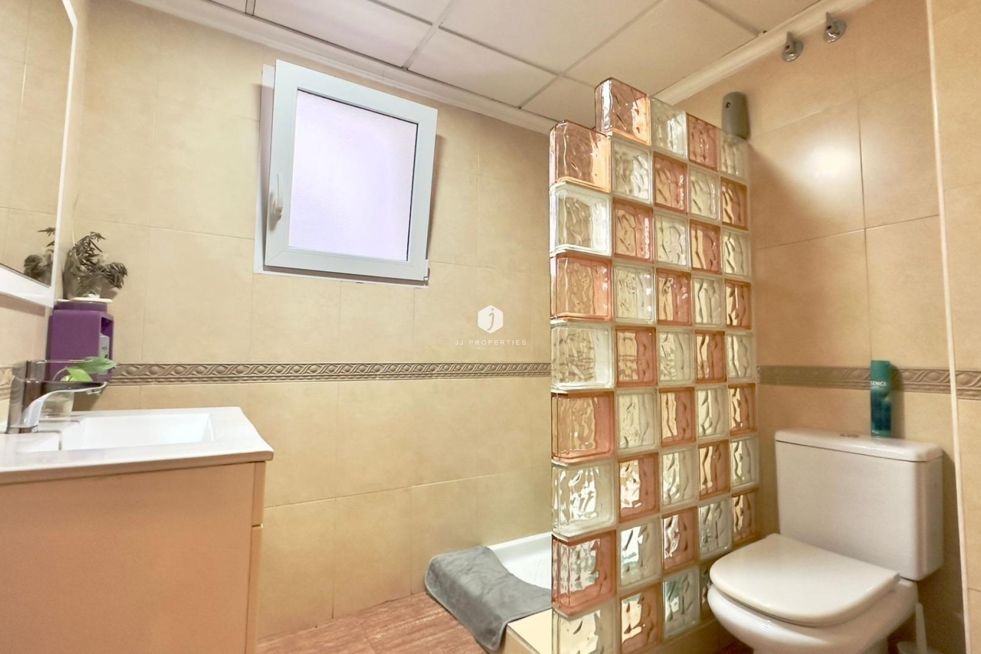 Segunda mano - Apartamento / piso -
Torrevieja