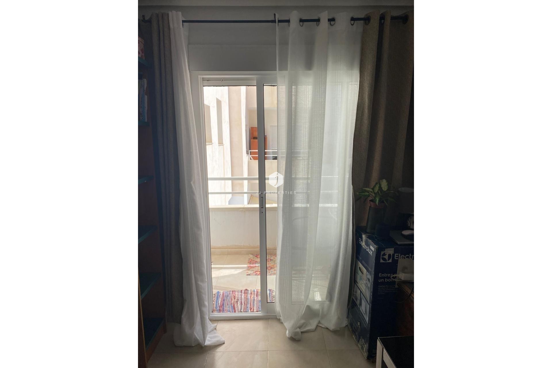 Segunda mano - Apartamento / piso -
Torrevieja