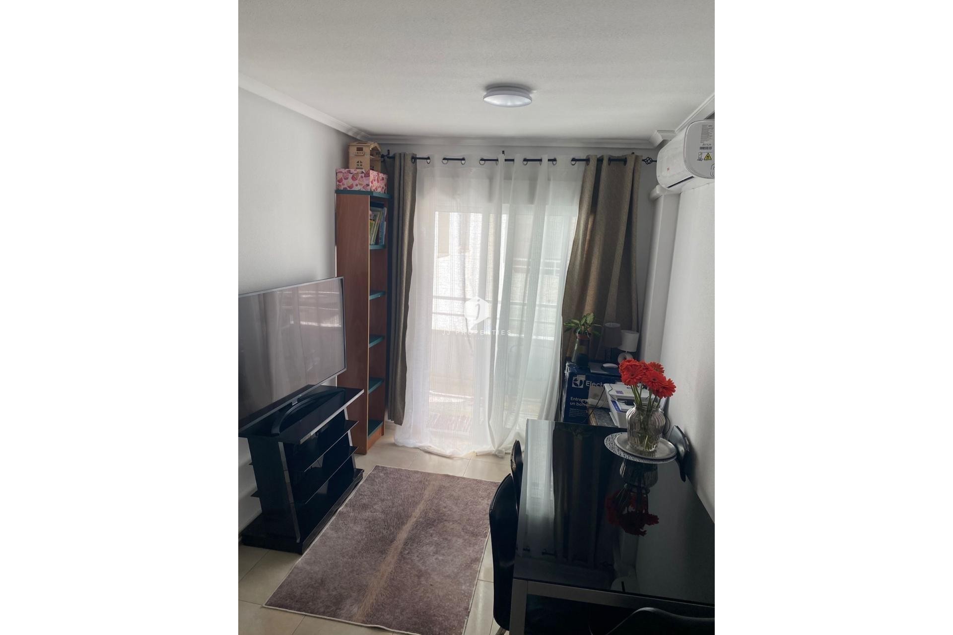 Segunda mano - Apartamento / piso -
Torrevieja