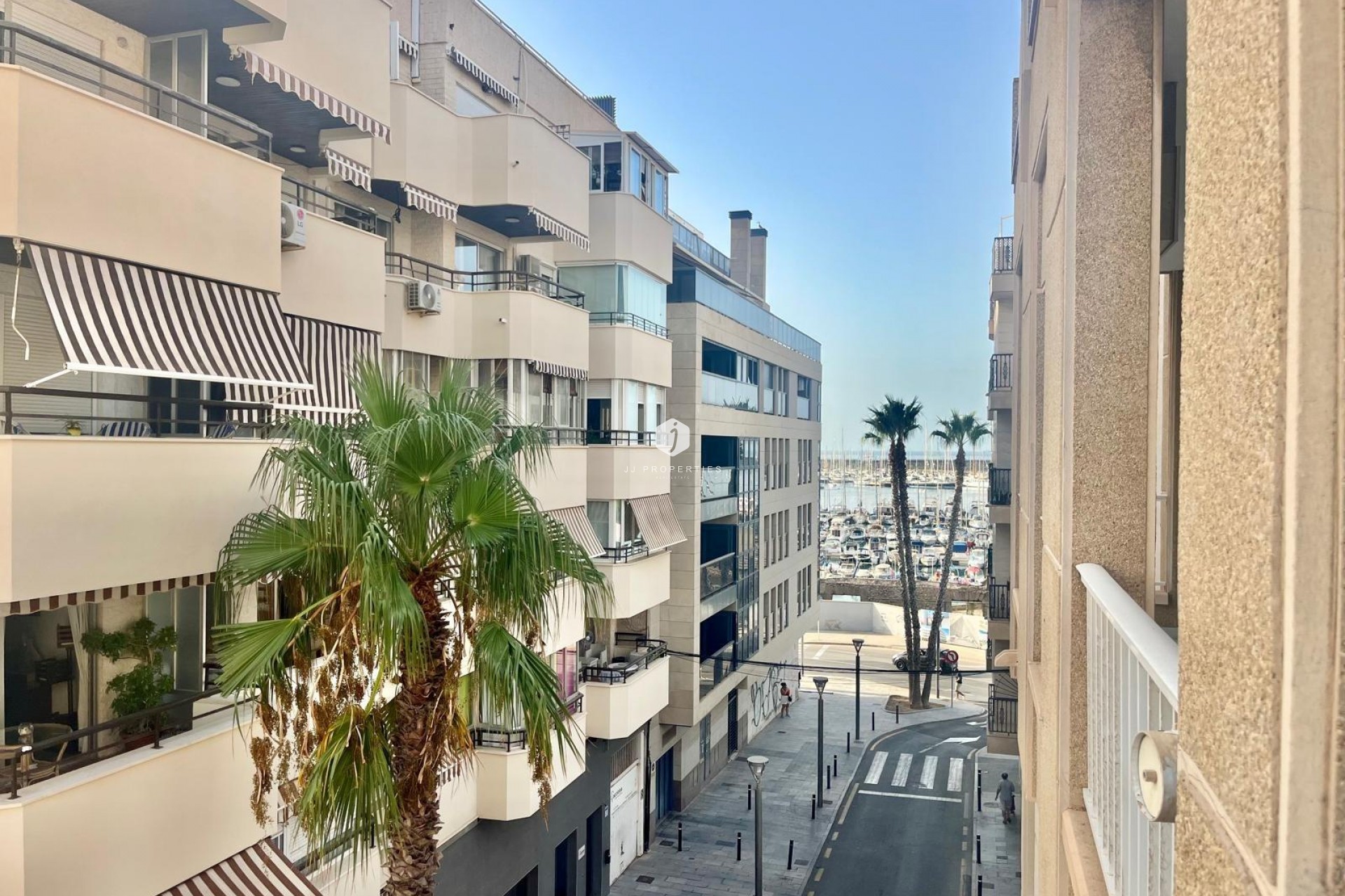 Segunda mano - Apartamento / piso -
Torrevieja