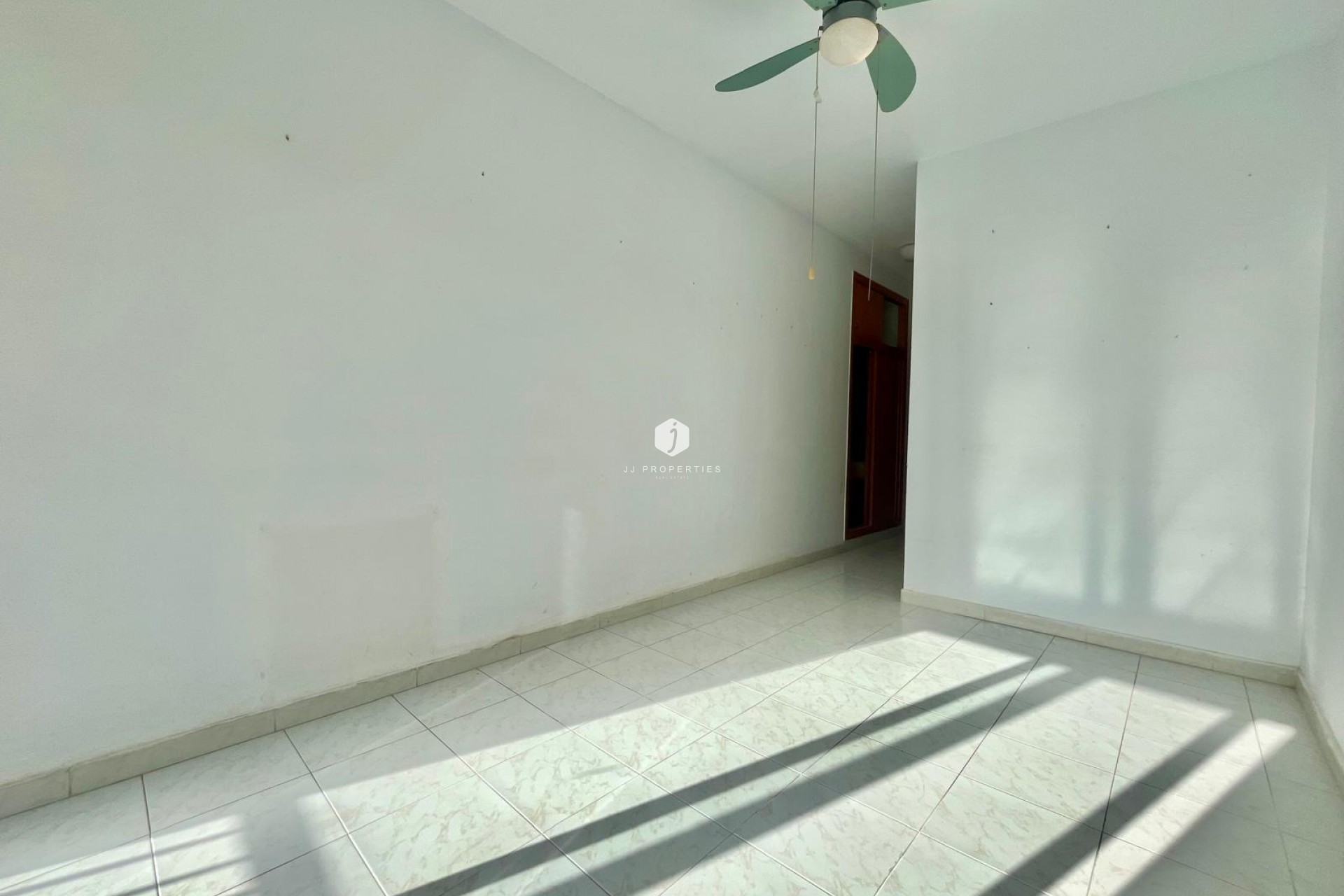 Segunda mano - Apartamento / piso -
Torrevieja