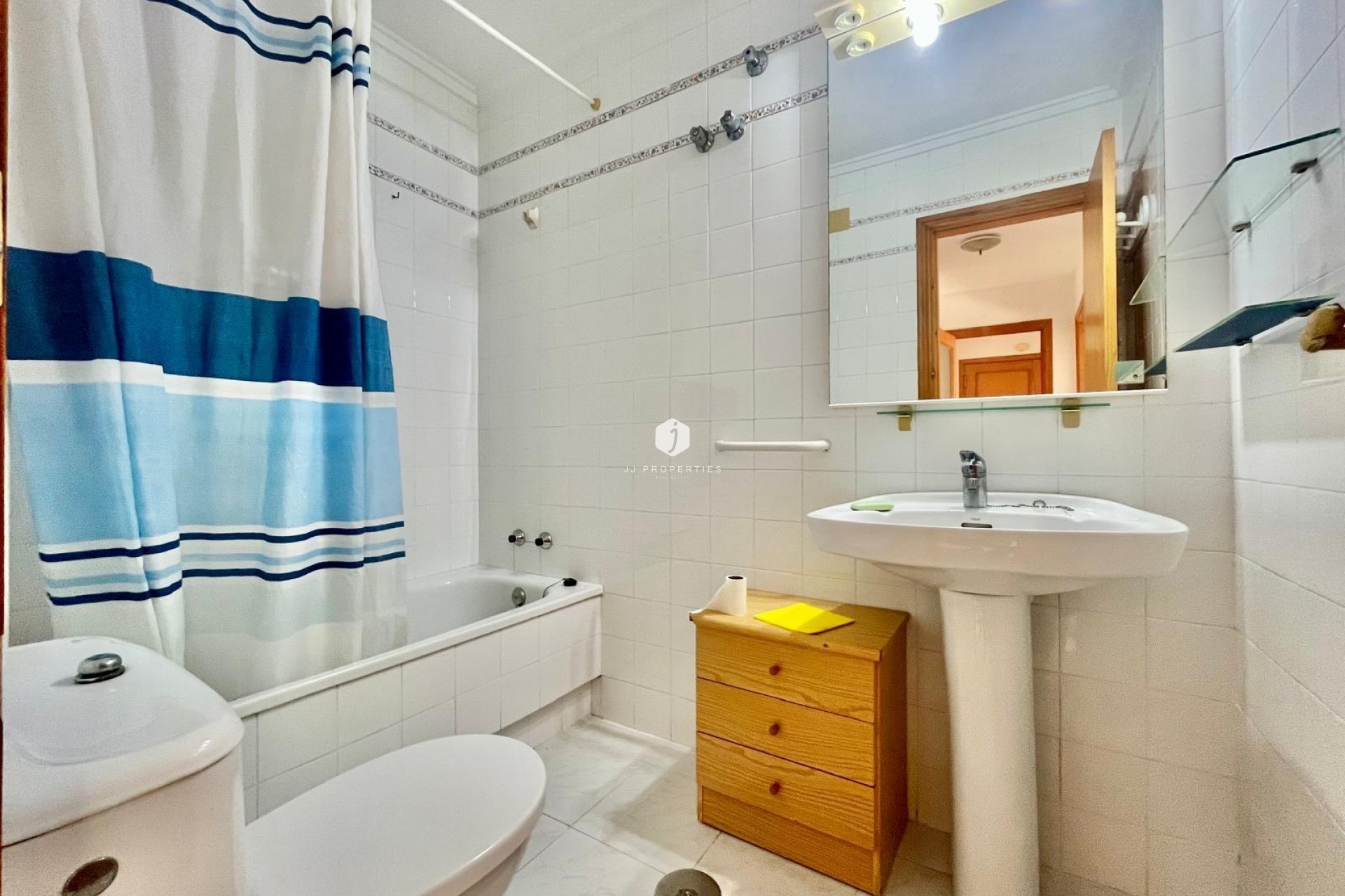 Segunda mano - Apartamento / piso -
Torrevieja