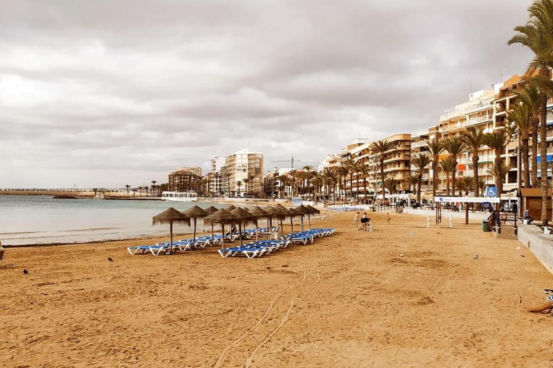 Segunda mano - Ático -
Torrevieja - CENTRE