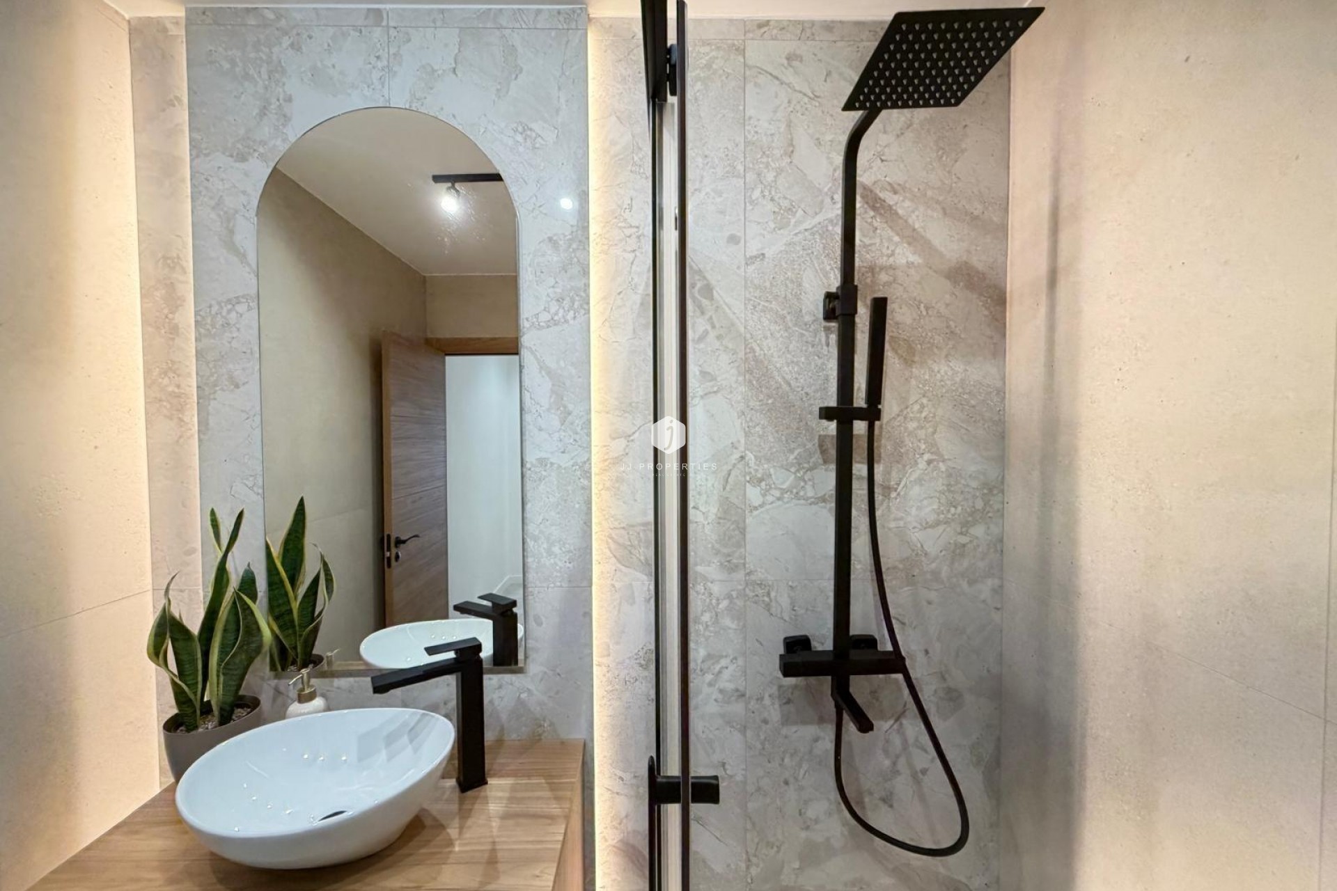 Segunda mano - Ático -
Torrevieja - Estacion de autobuses