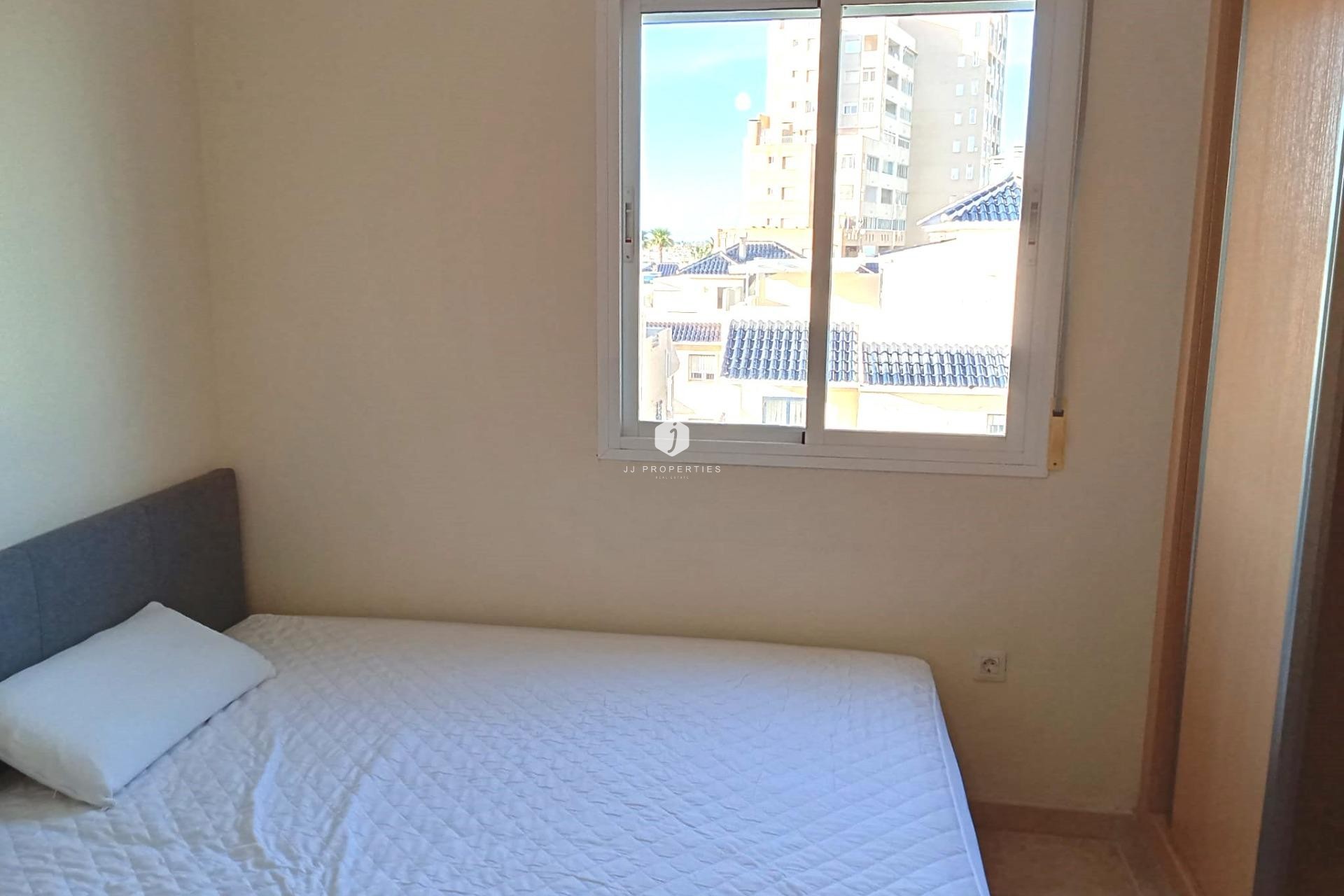 Segunda mano - Ático -
Torrevieja - La veleta