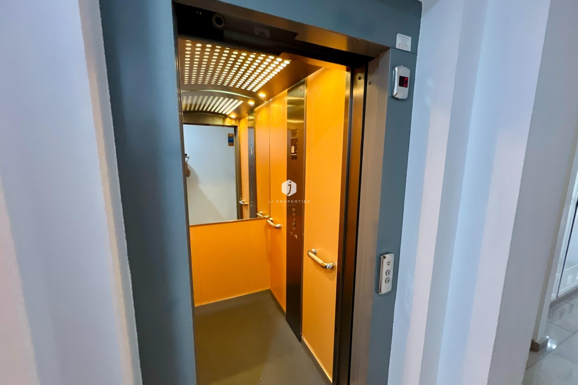 Segunda mano - Ático -
Torrevieja - Playa de los Locos