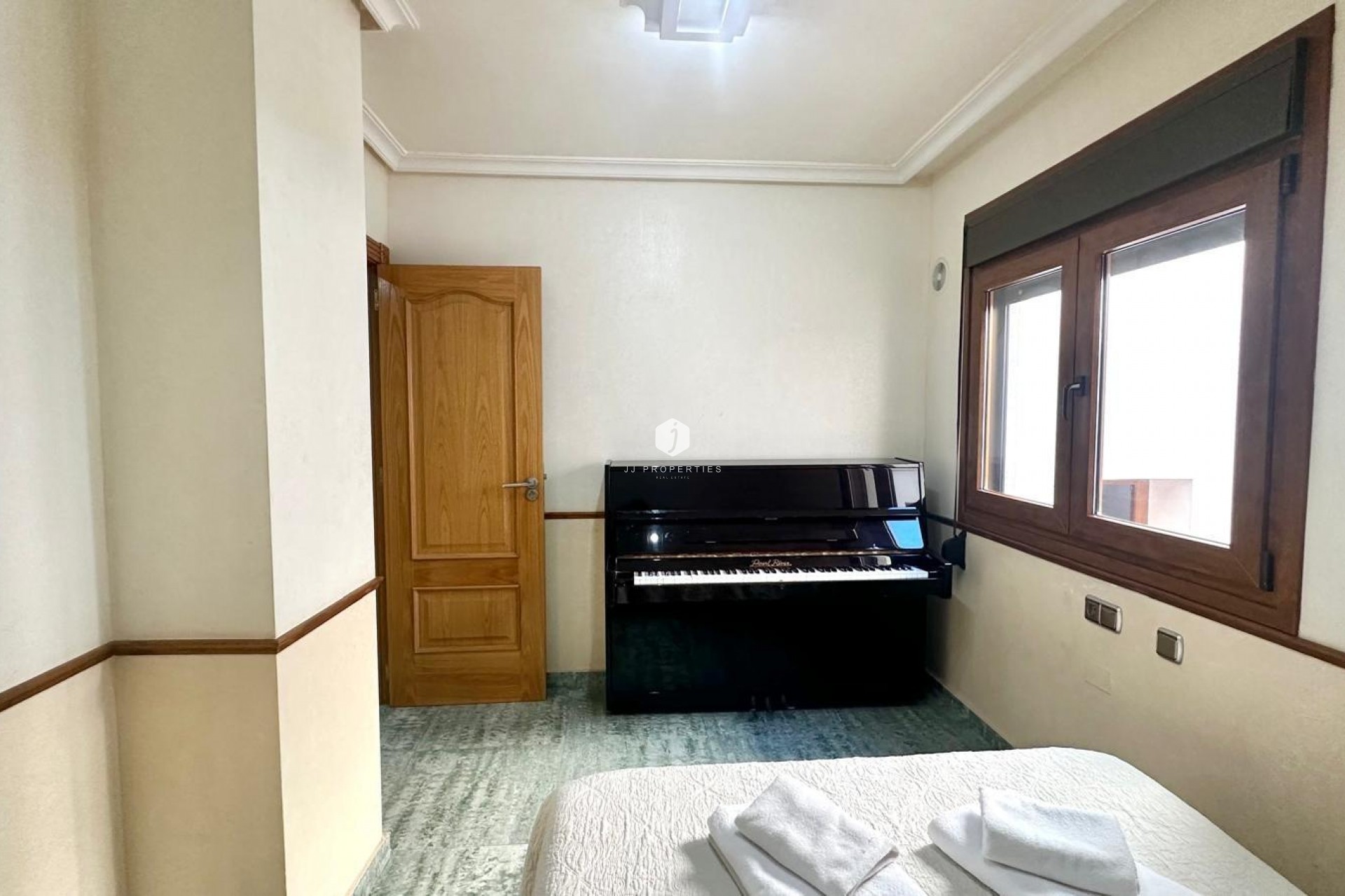 Segunda mano - Ático -
Torrevieja