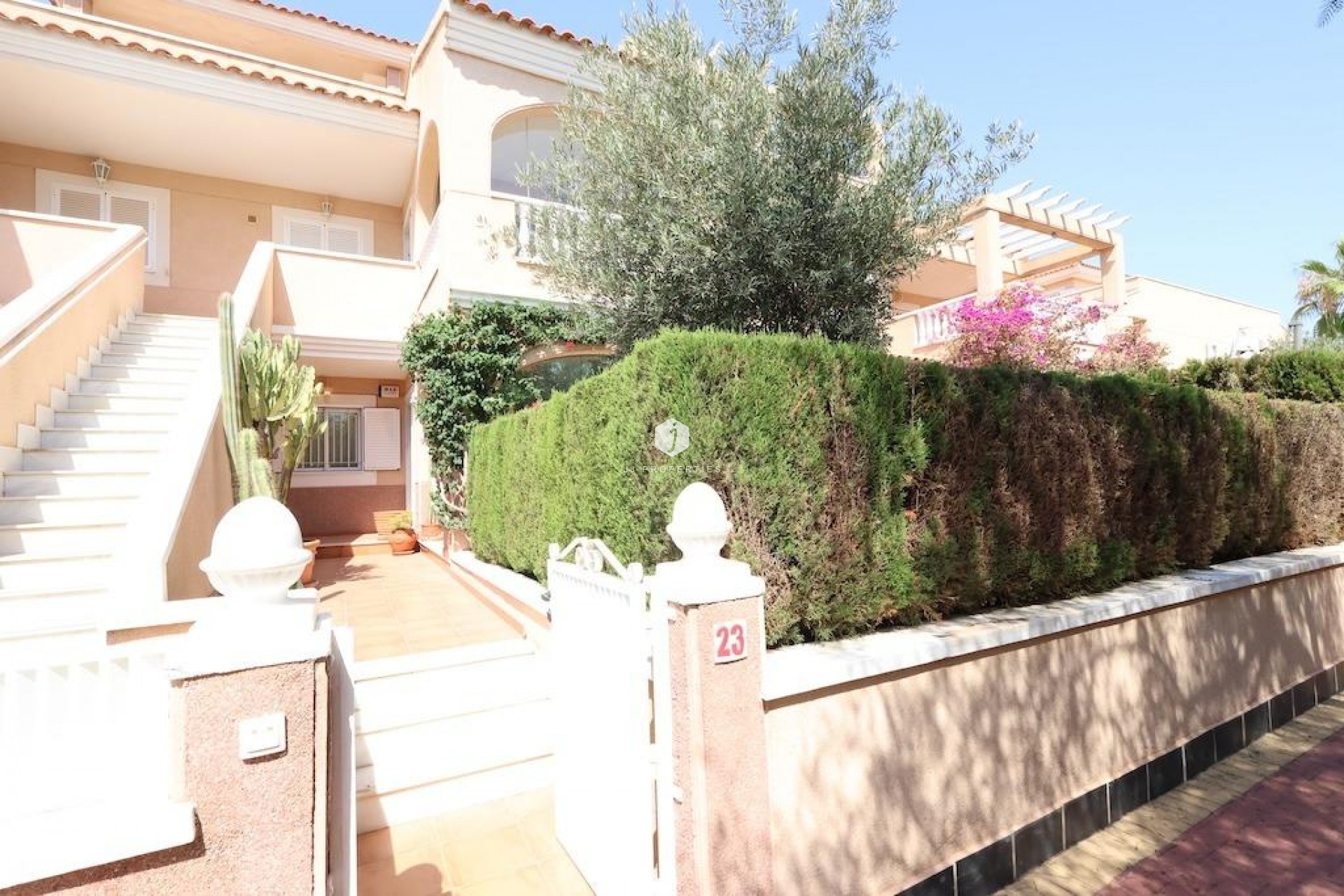 Segunda mano - Bungalow -
Orihuela Costa - Costa Blanca