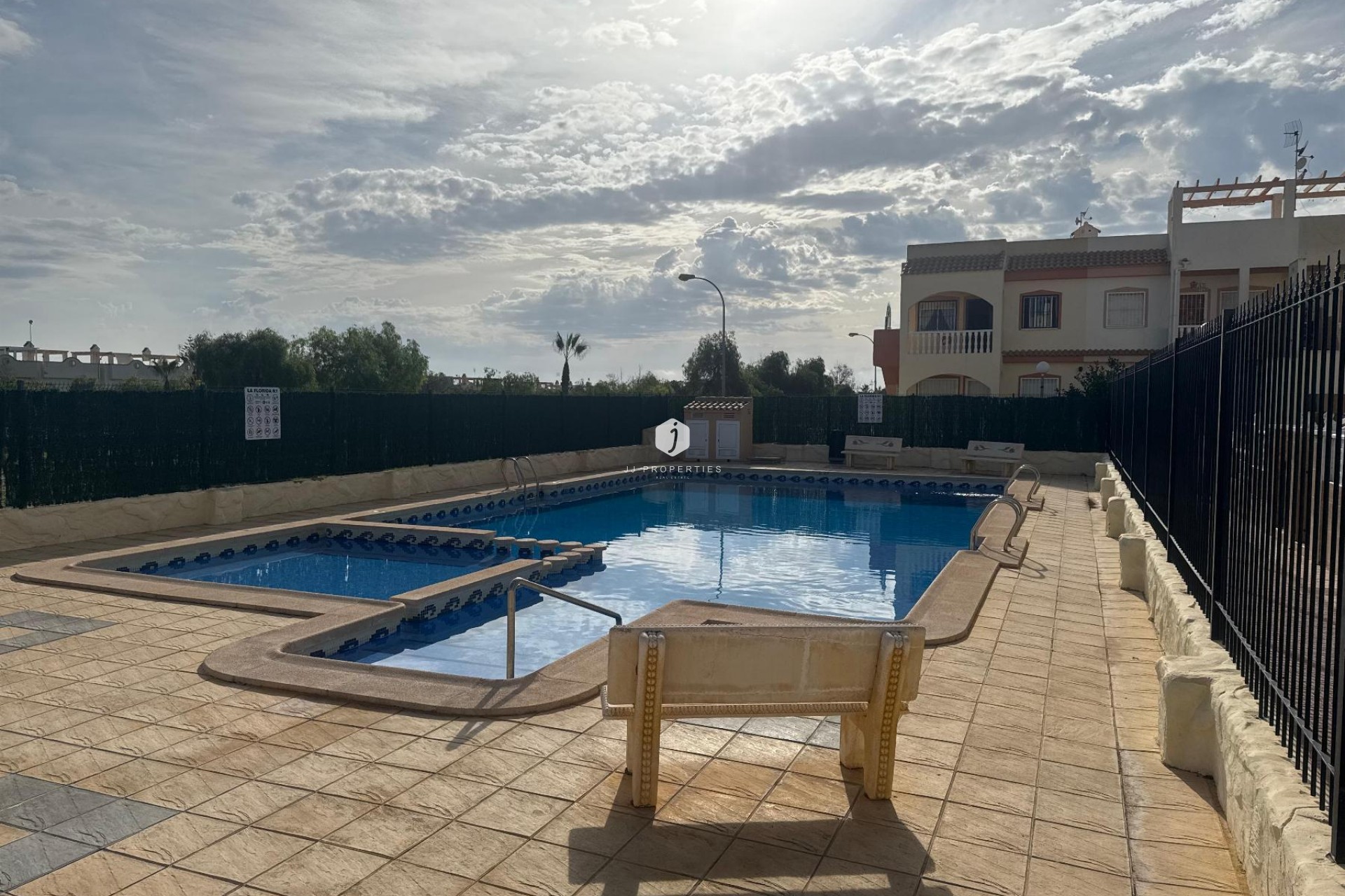 Segunda mano - Bungalow -
Orihuela Costa - Costa Blanca