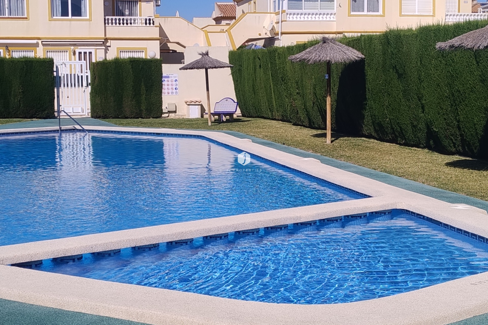 Segunda mano - Bungalow -
Orihuela Costa - Costa Blanca