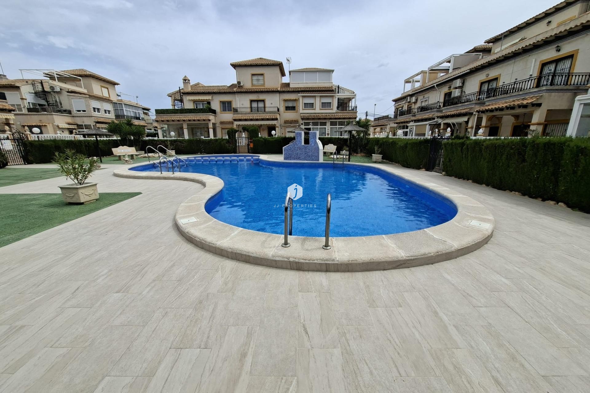 Segunda mano - Bungalow -
Orihuela Costa - Punta Prima