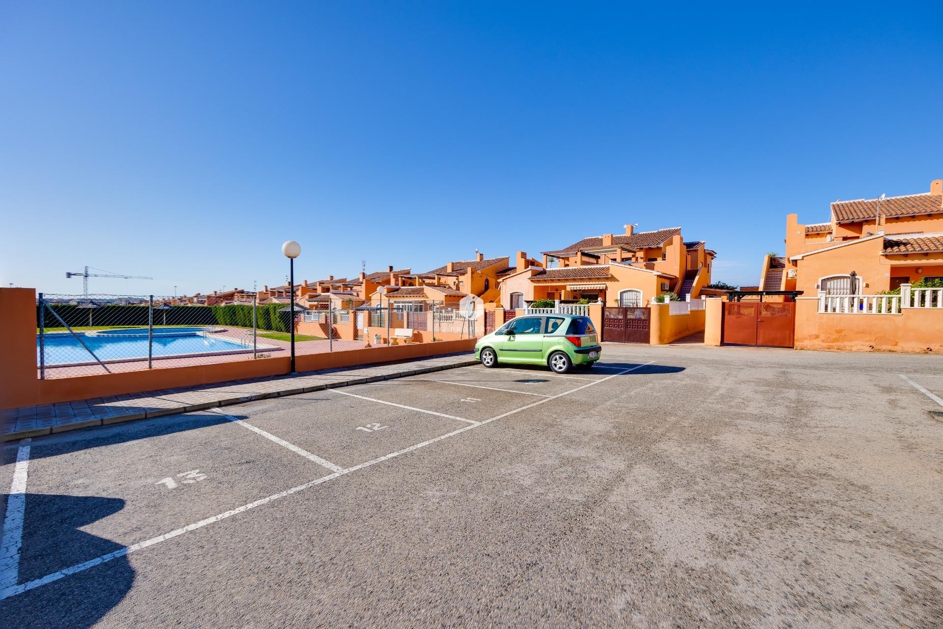 Segunda mano - Bungalow -
Torrevieja - aguas nuevas