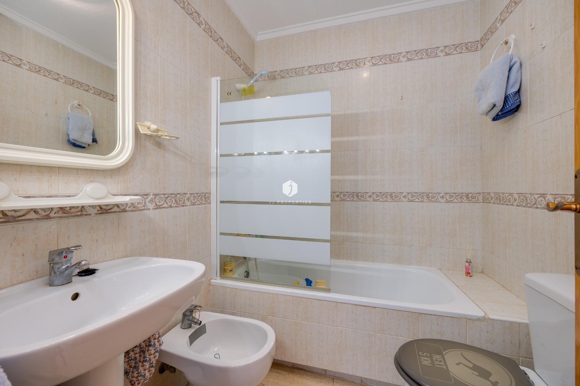 Segunda mano - Bungalow -
Torrevieja - aguas nuevas