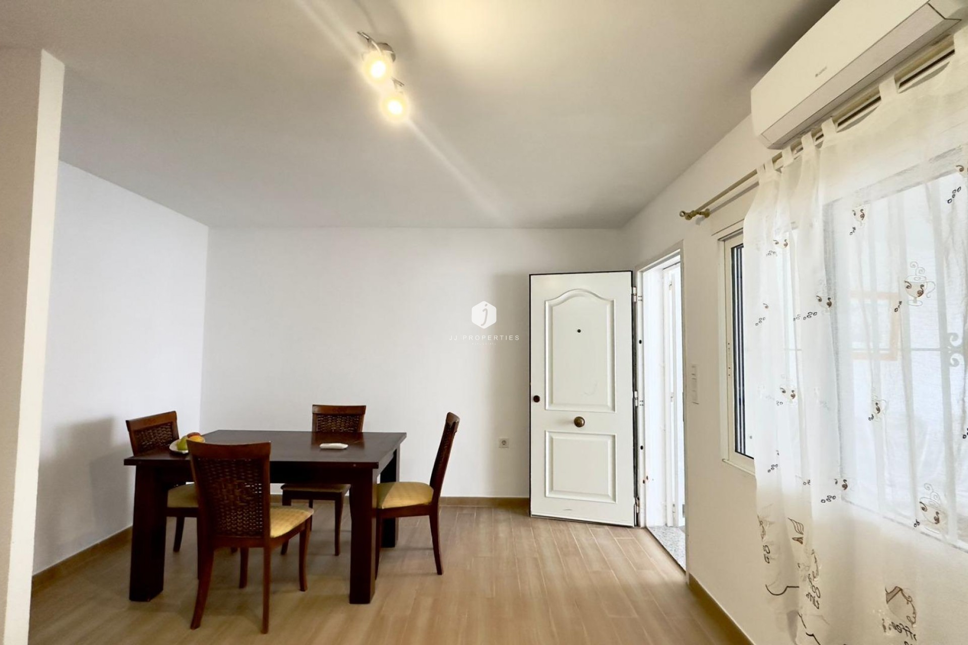 Segunda mano - Bungalow -
Torrevieja - El Limonar