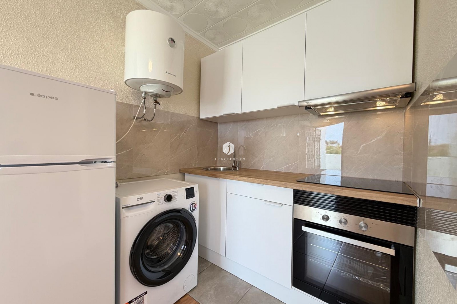 Segunda mano - Bungalow -
Torrevieja - El Limonar
