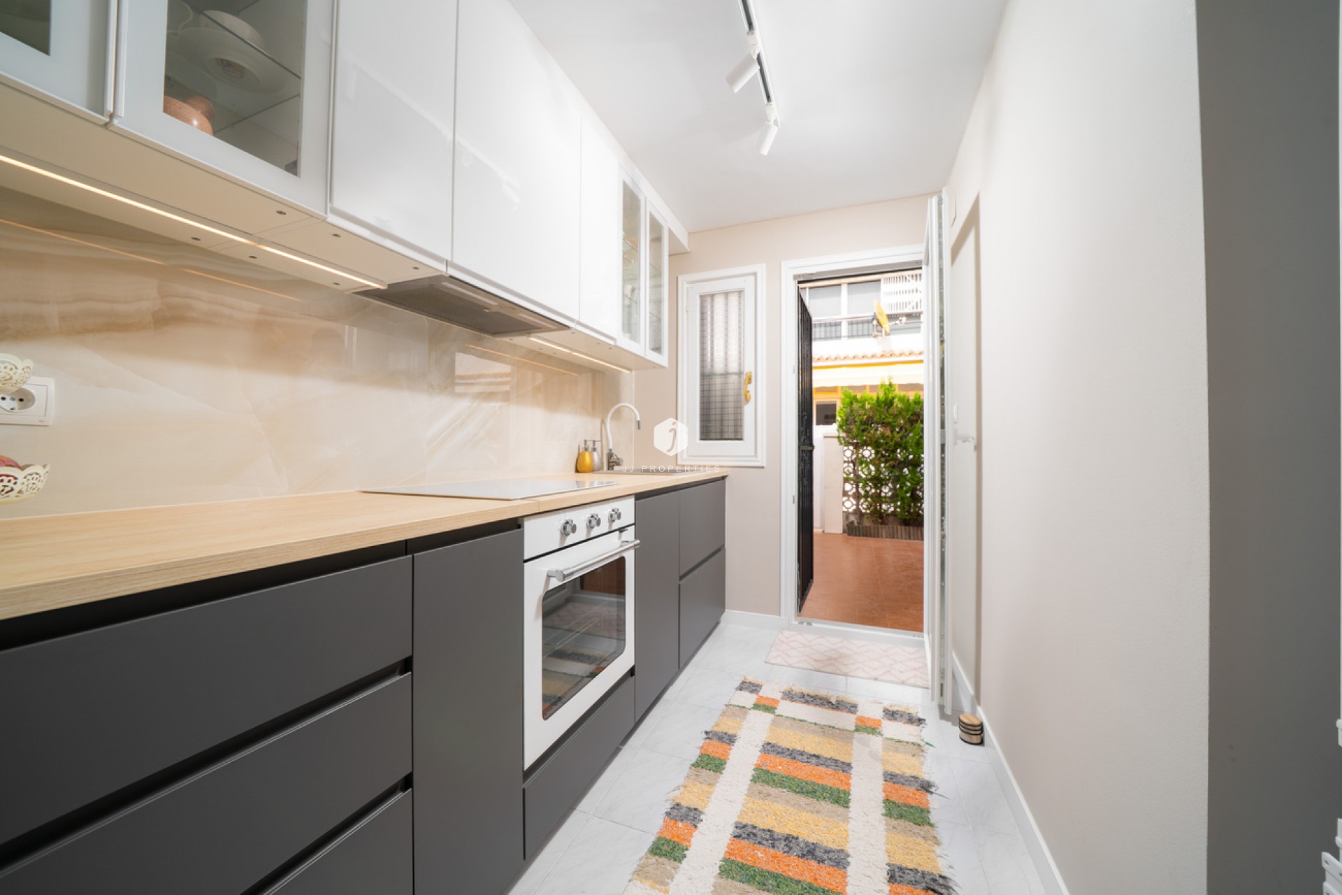 Segunda mano - Bungalow -
Torrevieja - La Mata