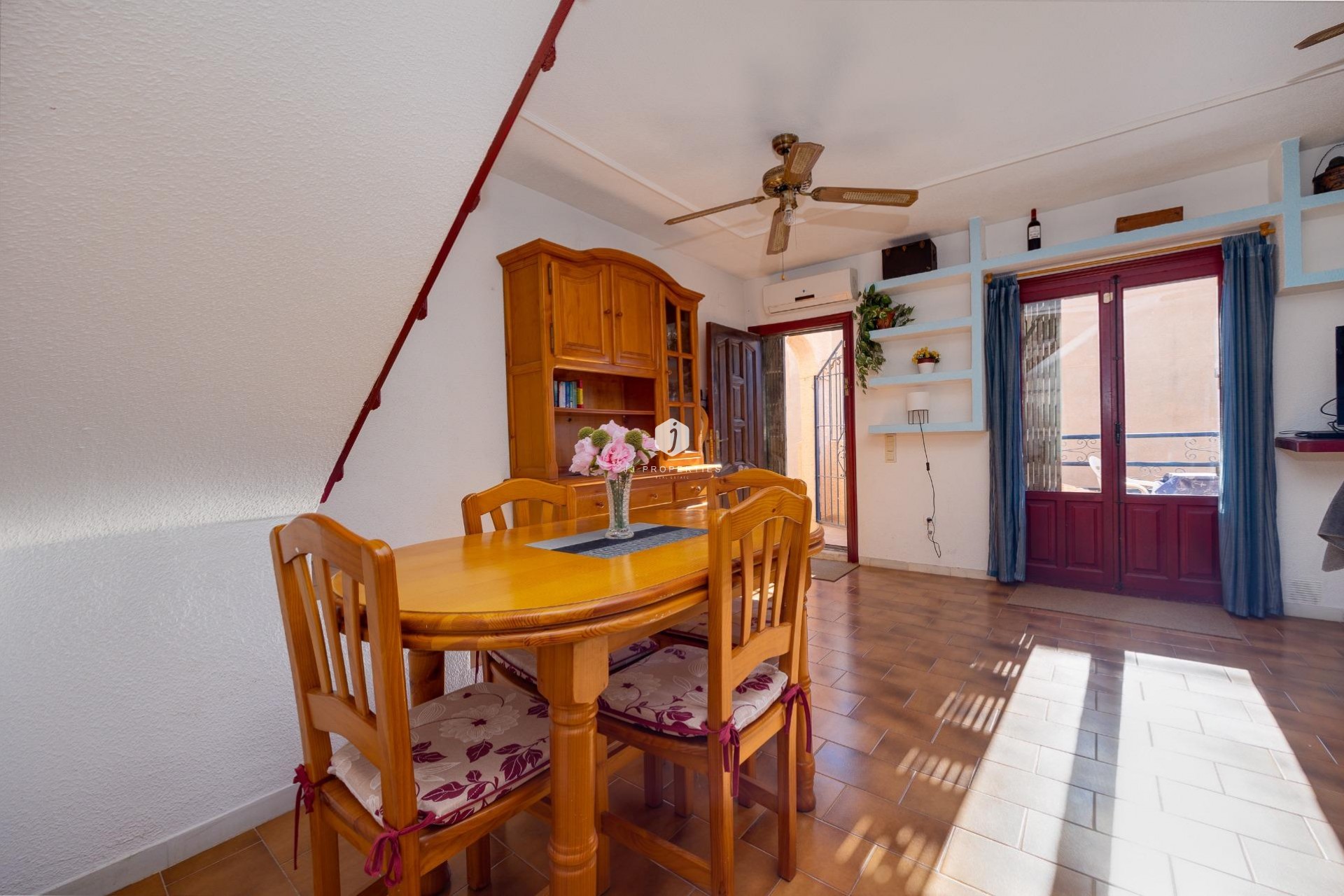 Segunda mano - Bungalow -
Torrevieja - La Mata