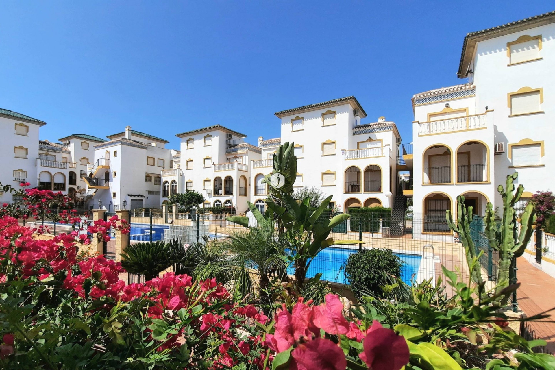 Segunda mano - Bungalow -
Torrevieja - La Mata