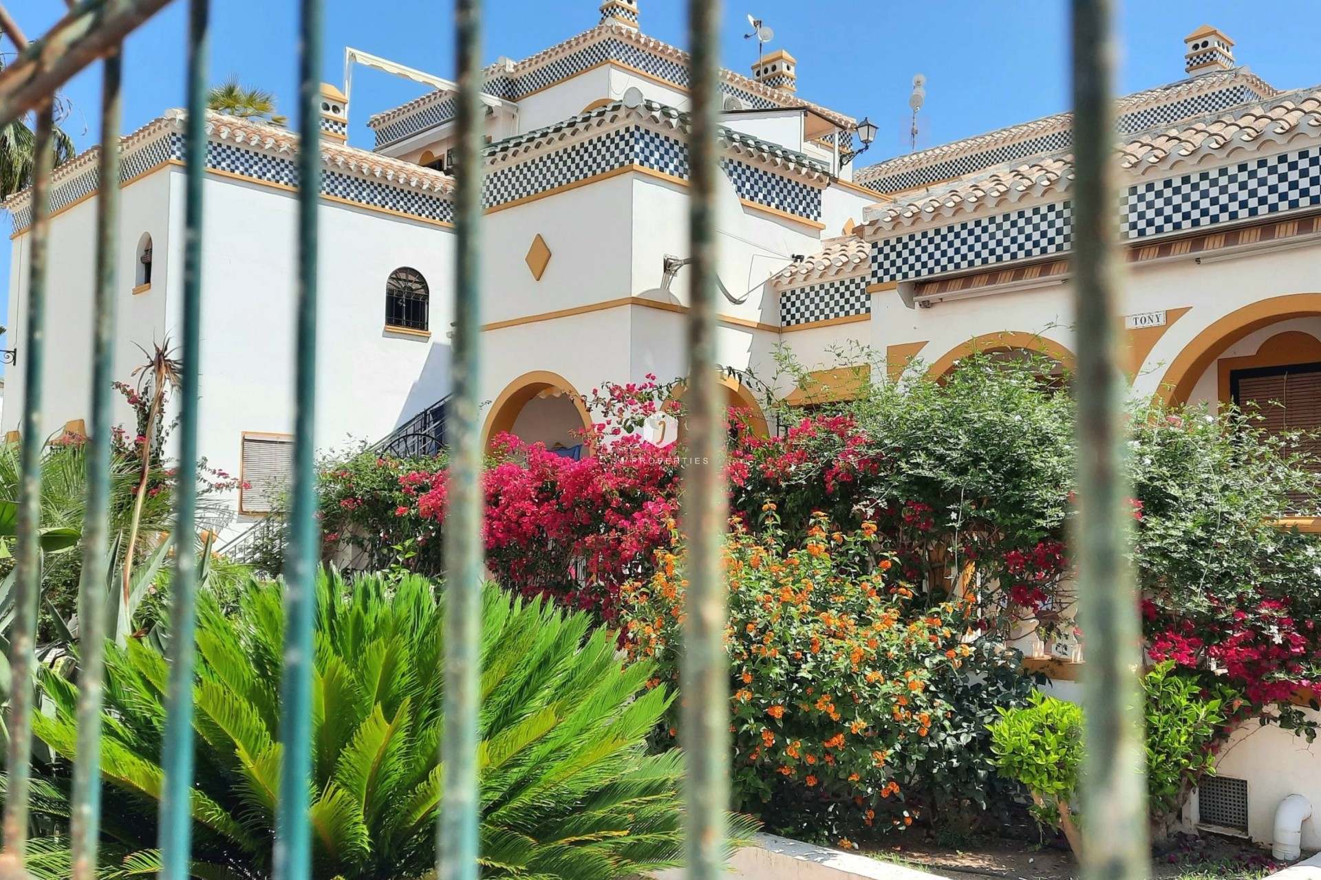 Segunda mano - Bungalow -
Torrevieja - La Mata