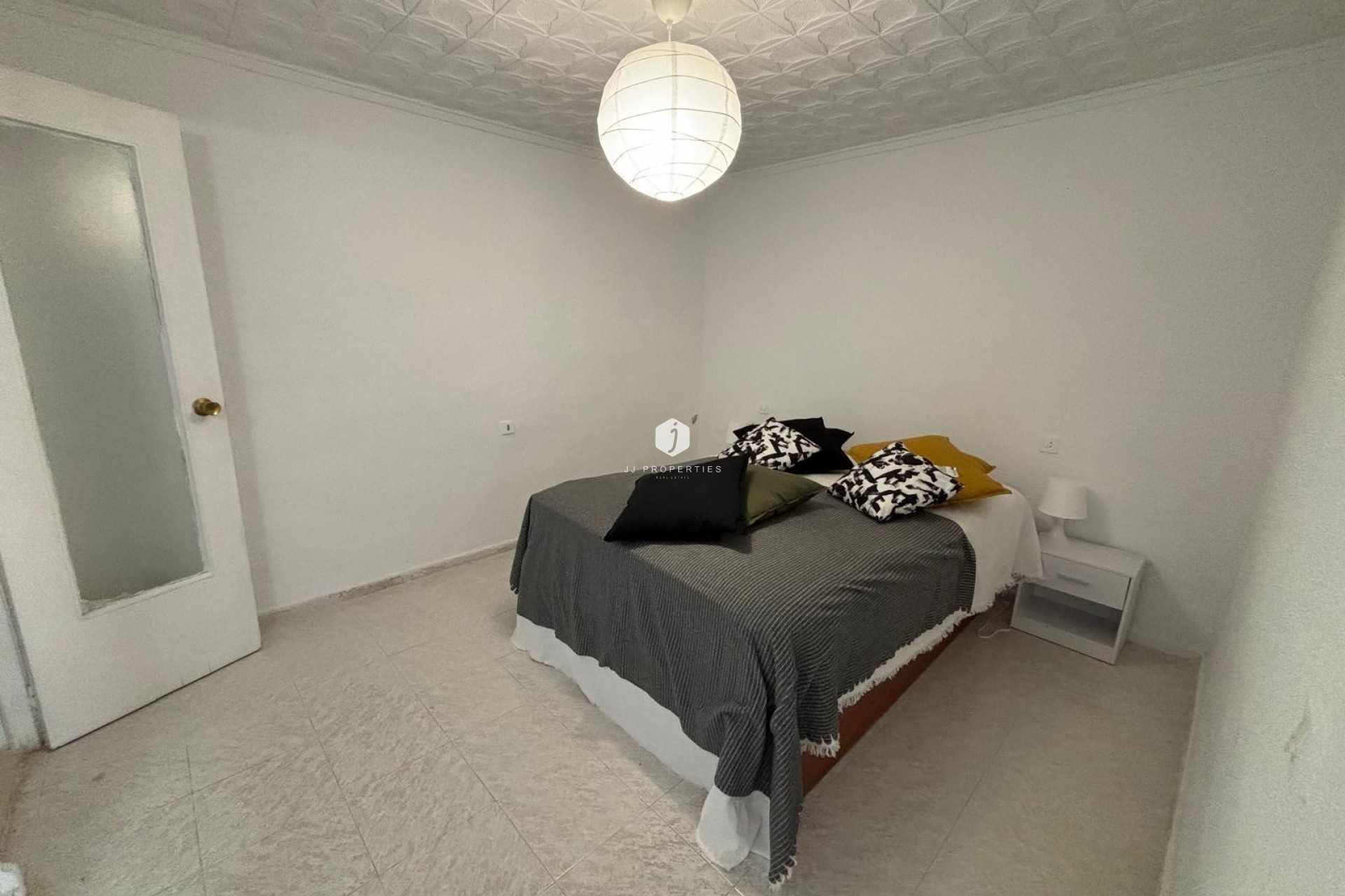 Segunda mano - Bungalow -
Torrevieja - La Siesta - El Salado - Torreta