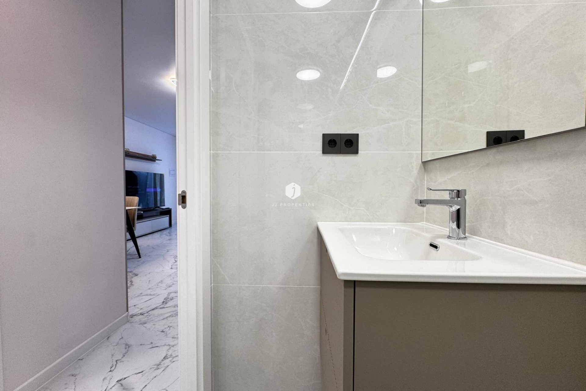 Segunda mano - Bungalow -
Torrevieja - La Siesta - El Salado - Torreta