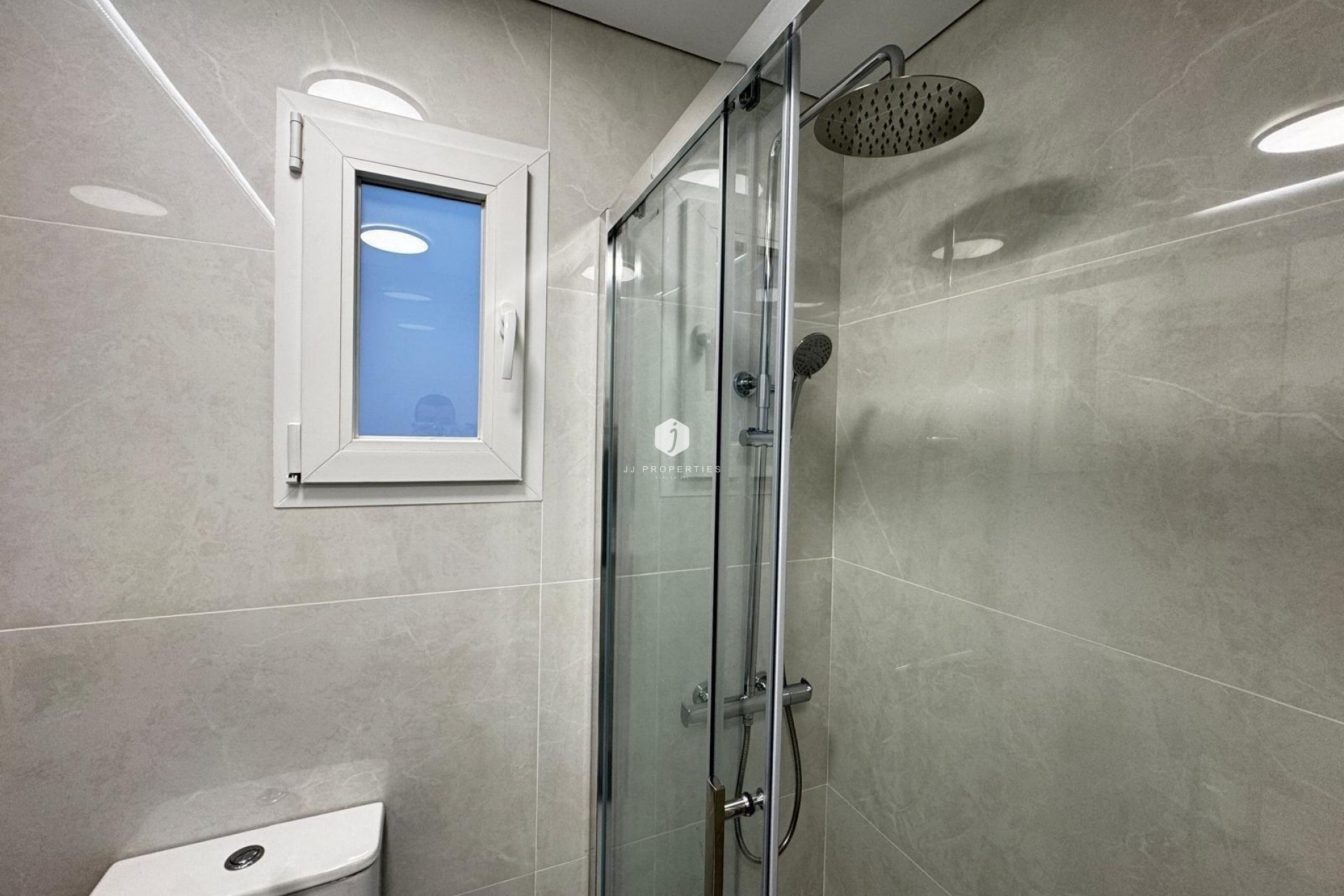 Segunda mano - Bungalow -
Torrevieja - La Siesta - El Salado - Torreta