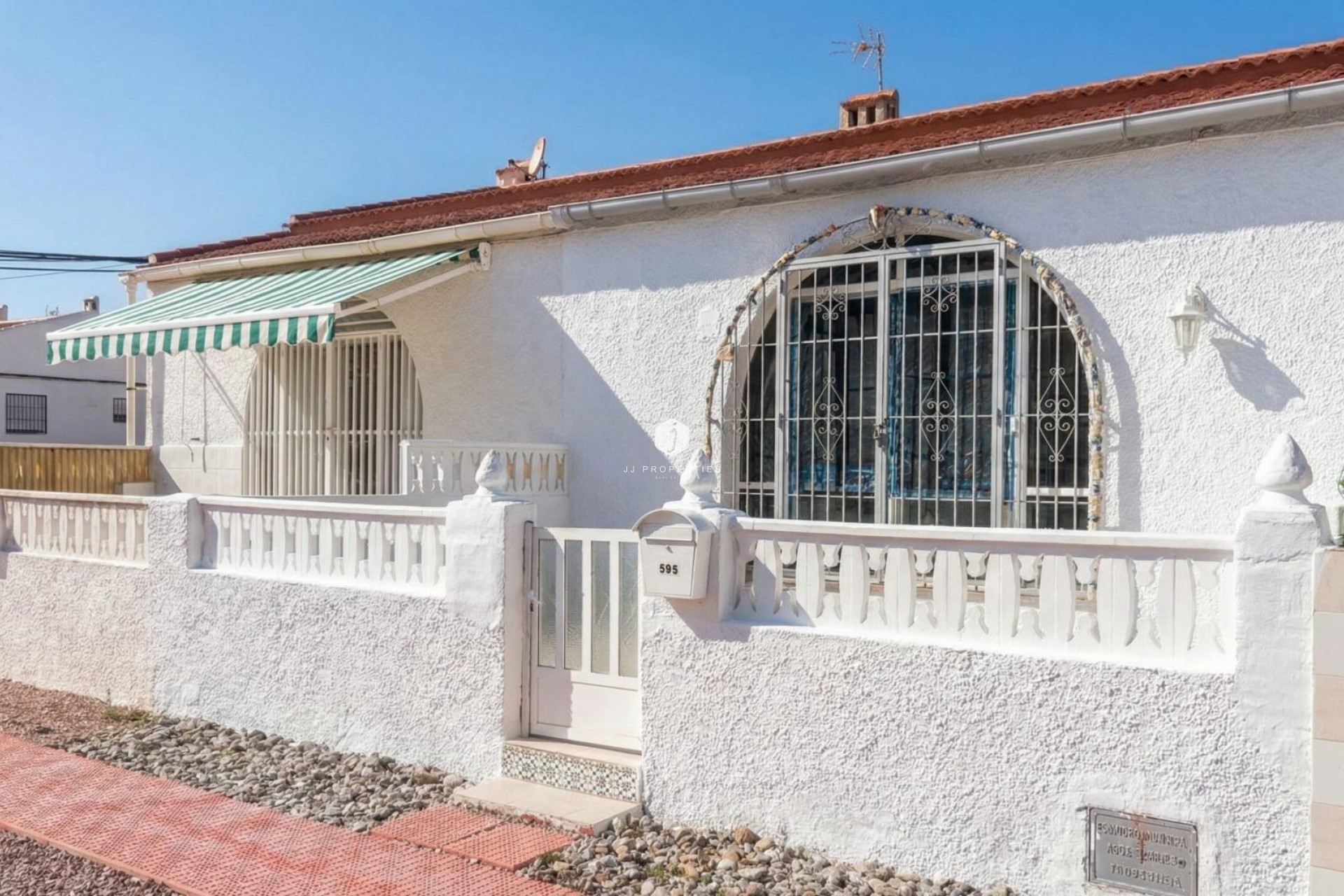 Segunda mano - Bungalow -
Torrevieja - La Siesta - El Salado - Torreta