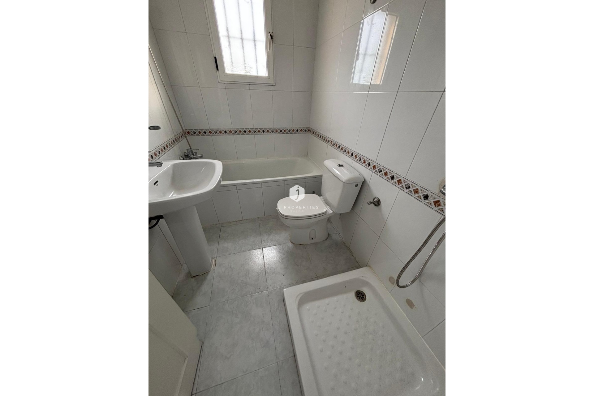 Segunda mano - Bungalow -
Torrevieja - La Siesta - El Salado - Torreta