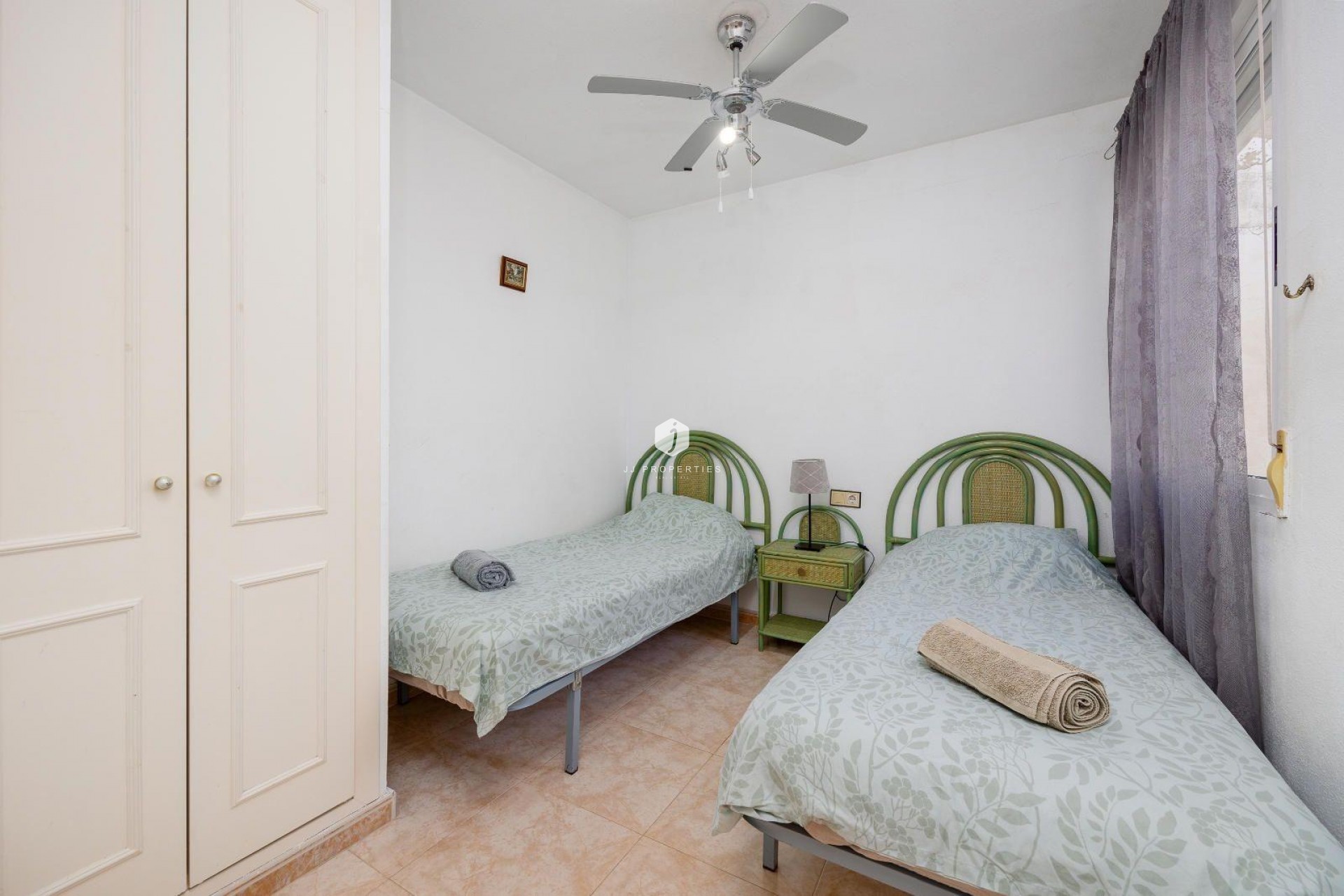 Segunda mano - Bungalow -
Torrevieja - La Siesta - El Salado - Torreta