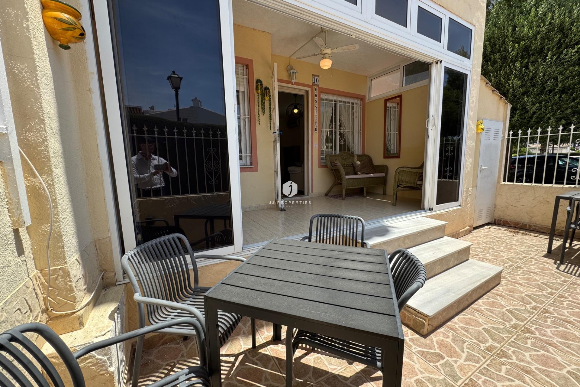 Segunda mano - Bungalow -
Torrevieja - La Siesta - El Salado - Torreta