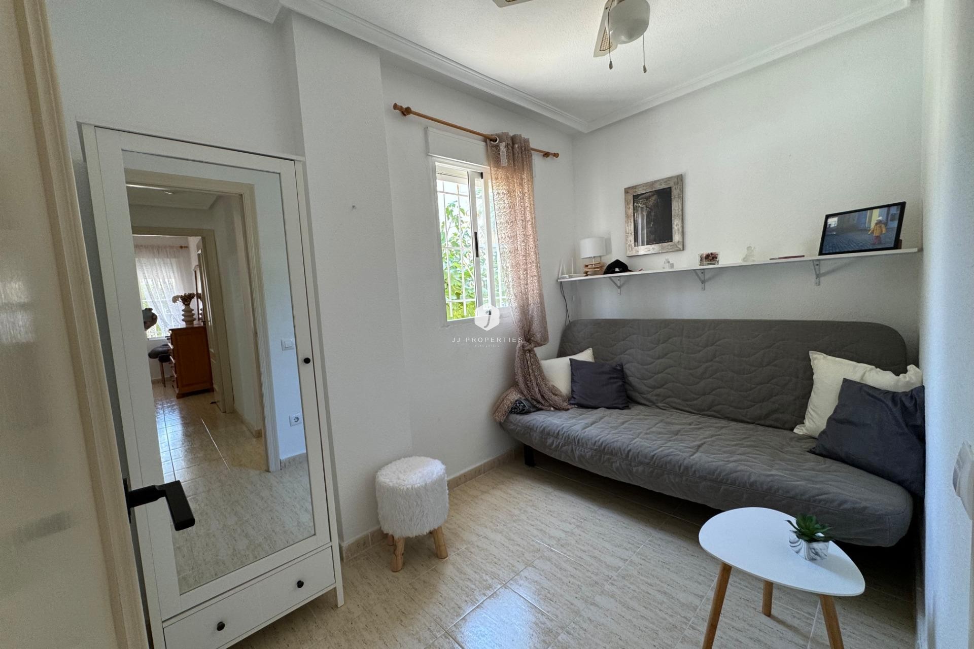 Segunda mano - Bungalow -
Torrevieja - La Siesta - El Salado - Torreta