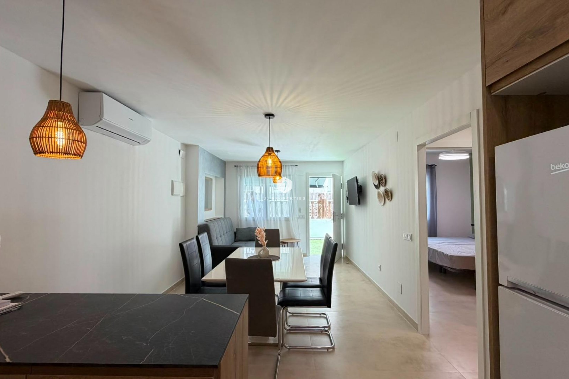 Segunda mano - Bungalow -
Torrevieja - La veleta