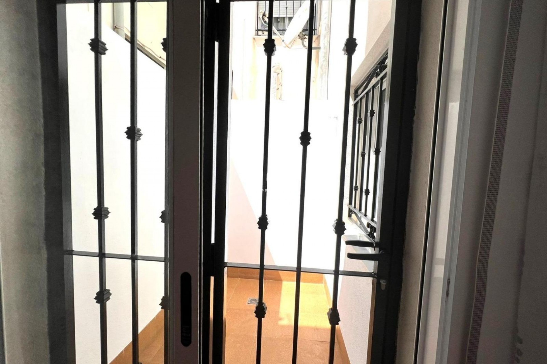 Segunda mano - Bungalow -
Torrevieja - Los Balcones - Los Altos del Edén