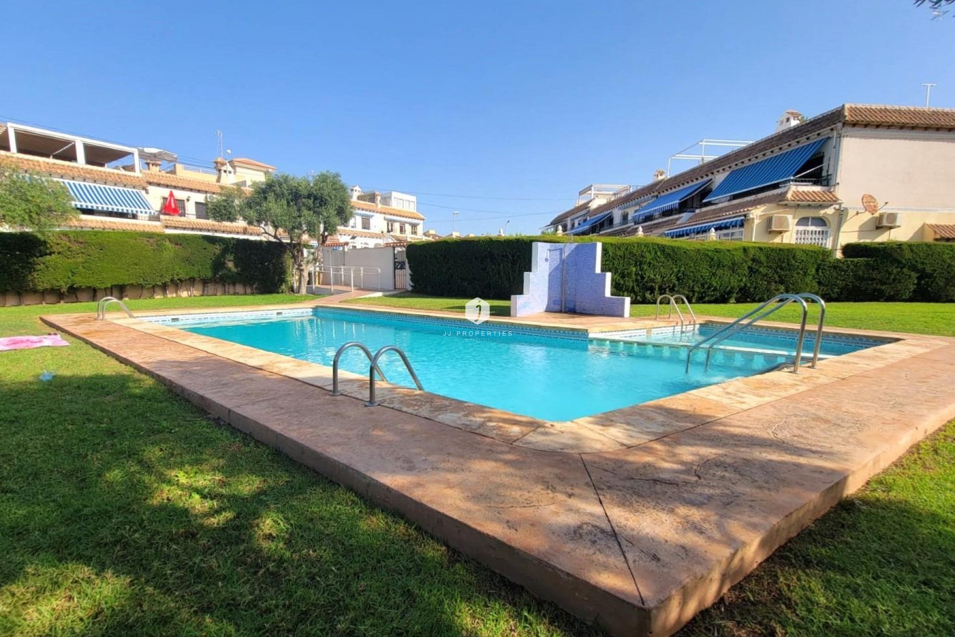 Segunda mano - Bungalow -
Torrevieja - Los Frutales