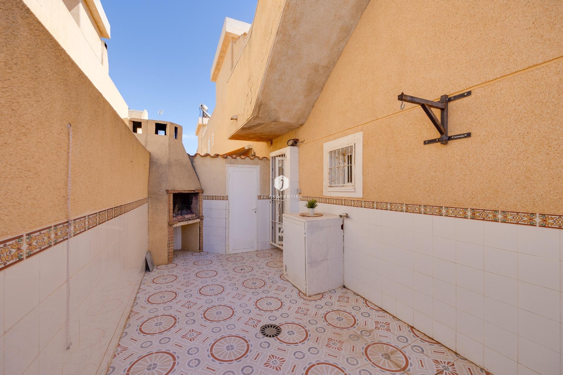 Segunda mano - Bungalow -
Torrevieja - Los Frutales