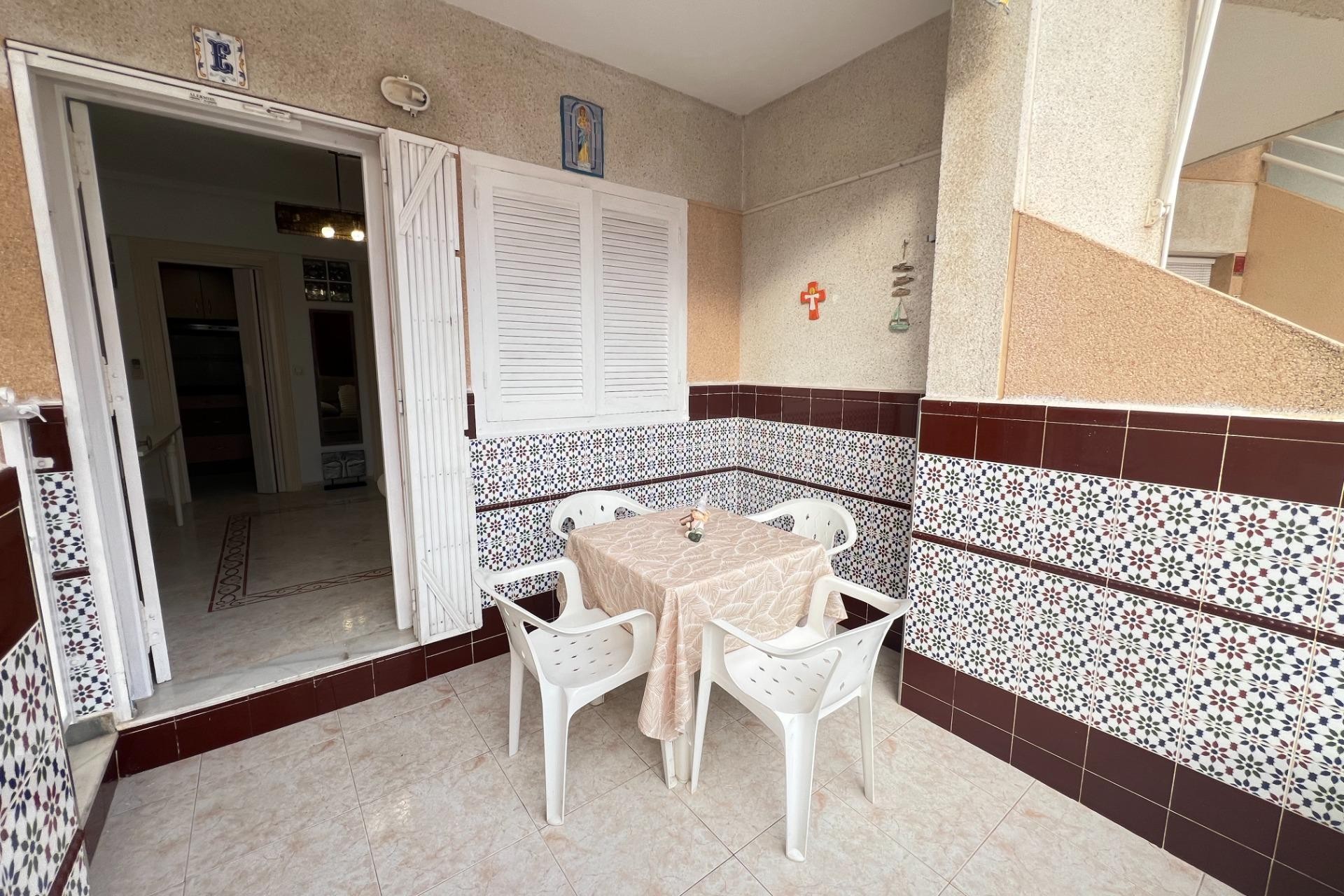 Segunda mano - Bungalow -
Torrevieja - Nueva Torrevieja