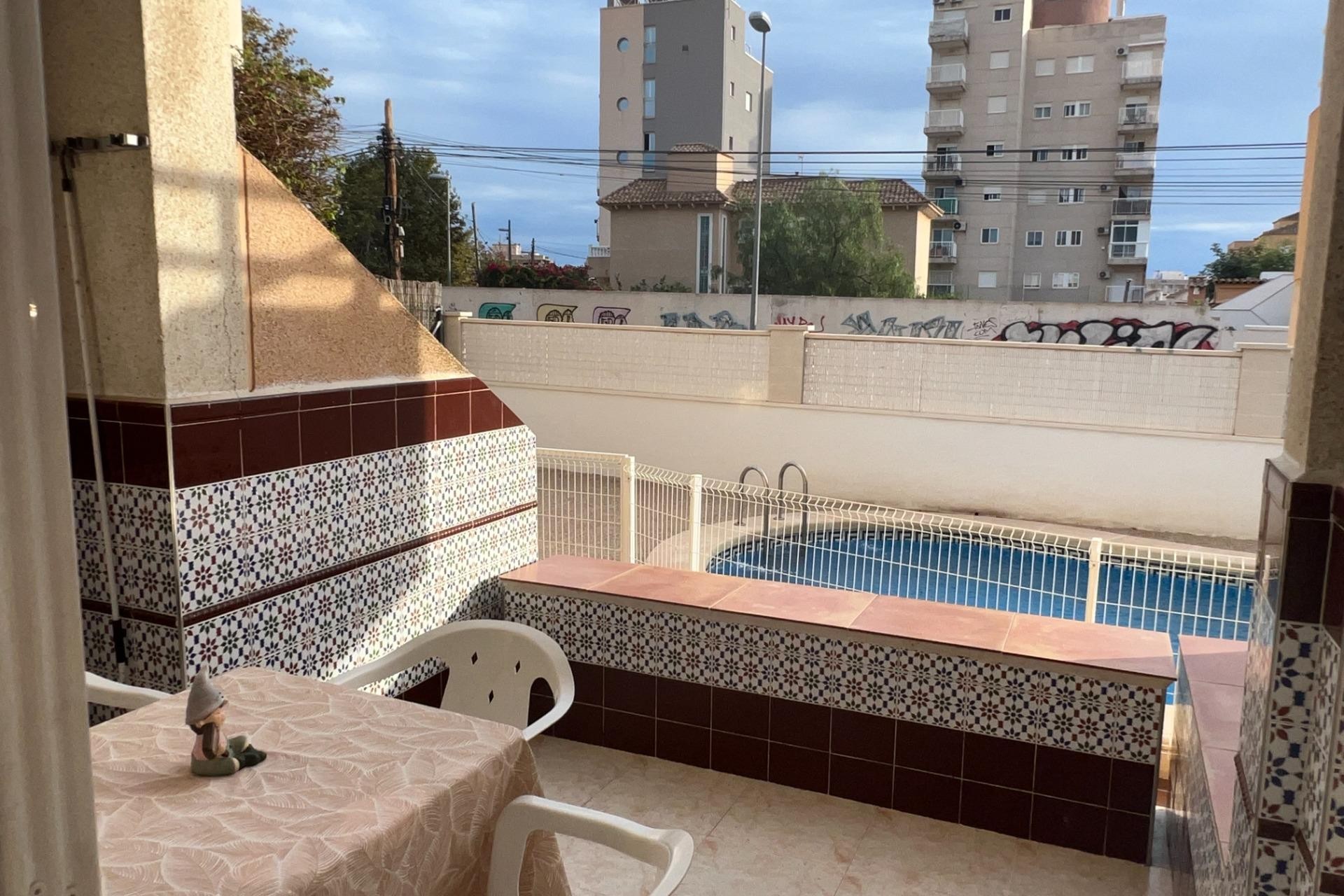 Segunda mano - Bungalow -
Torrevieja - Nueva Torrevieja