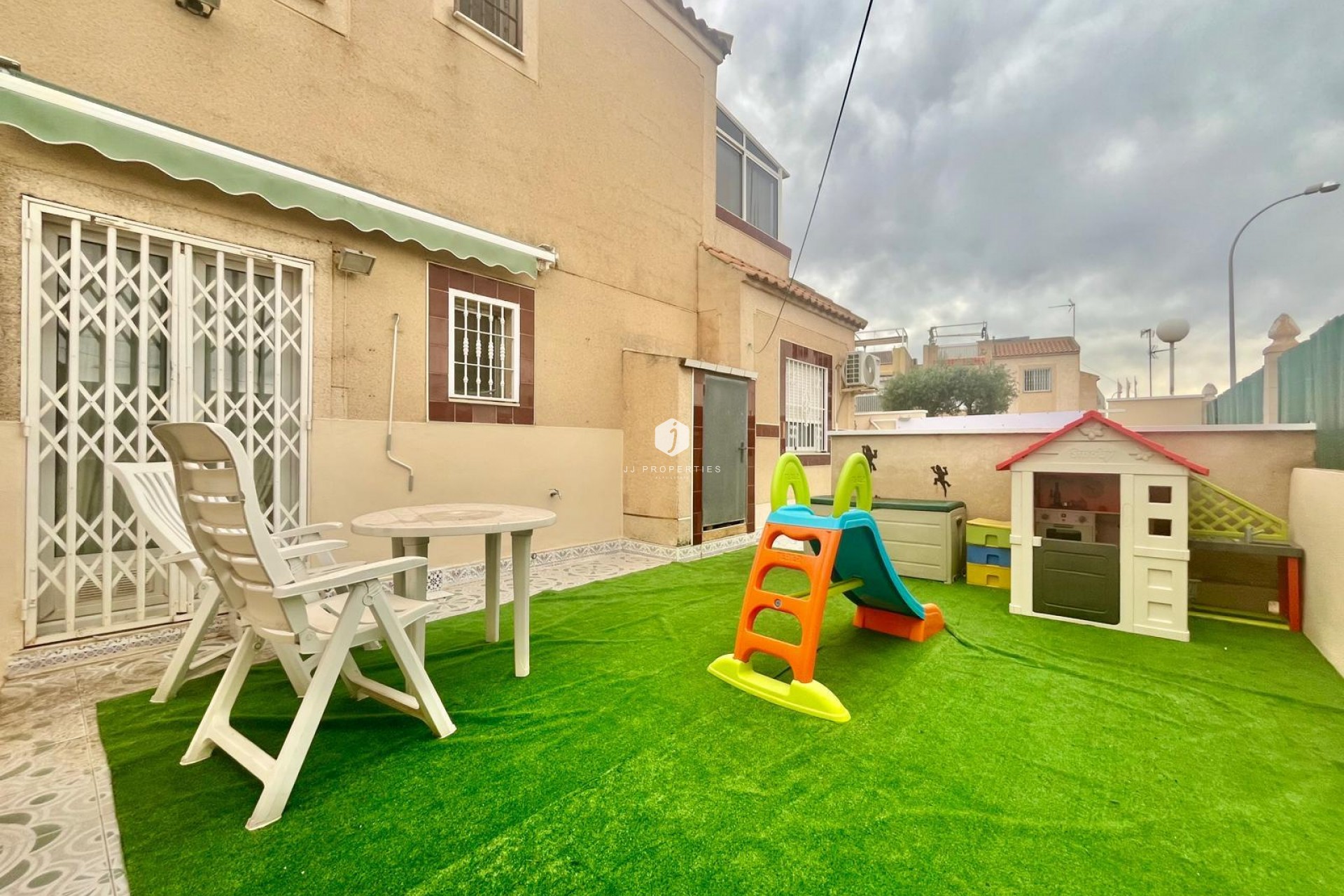Segunda mano - Bungalow -
Torrevieja - Paraje Natural