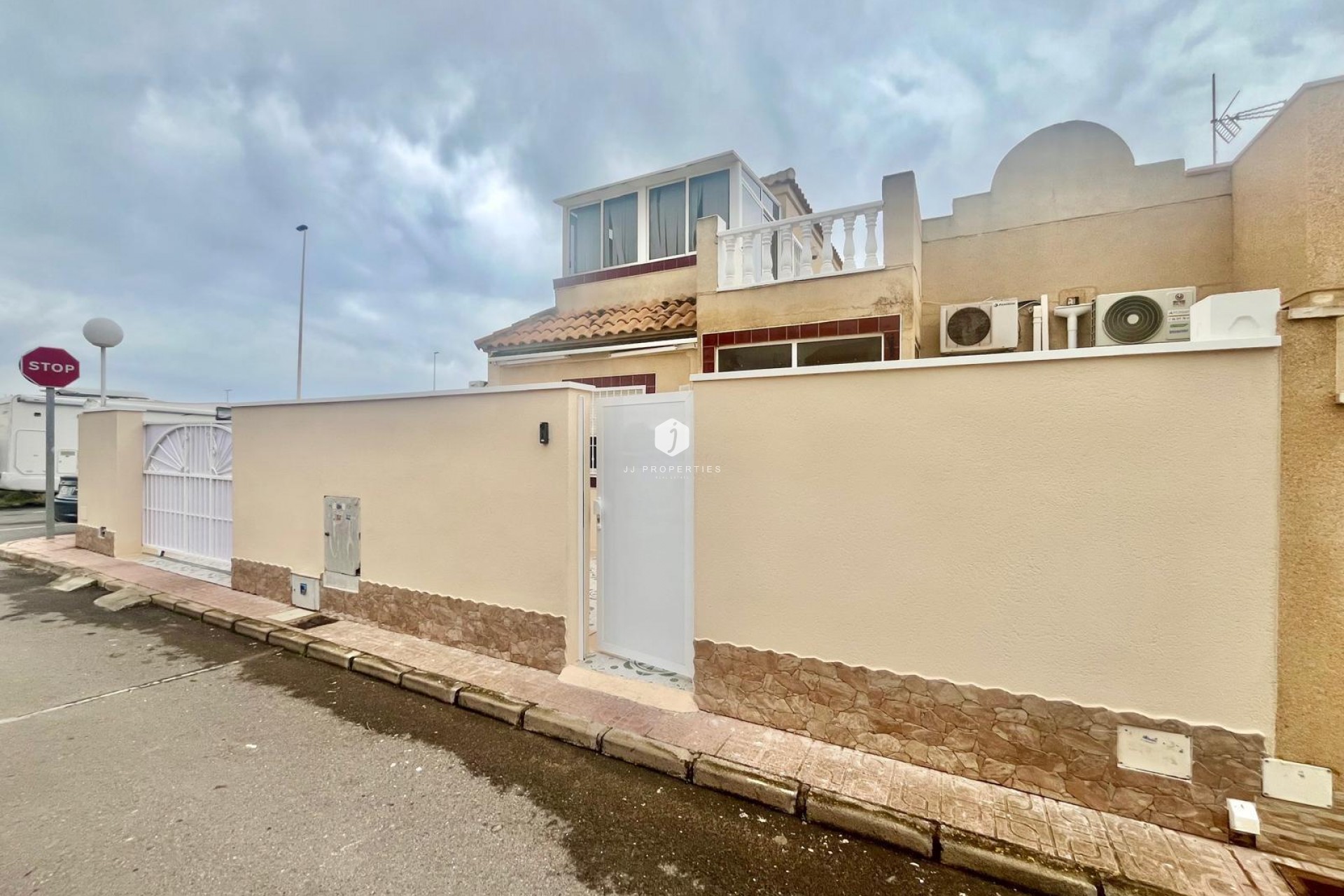 Segunda mano - Bungalow -
Torrevieja - Paraje Natural