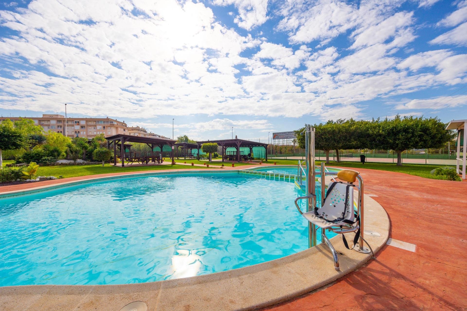 Segunda mano - Bungalow -
Torrevieja - PARQUE DE LAS NACIONES