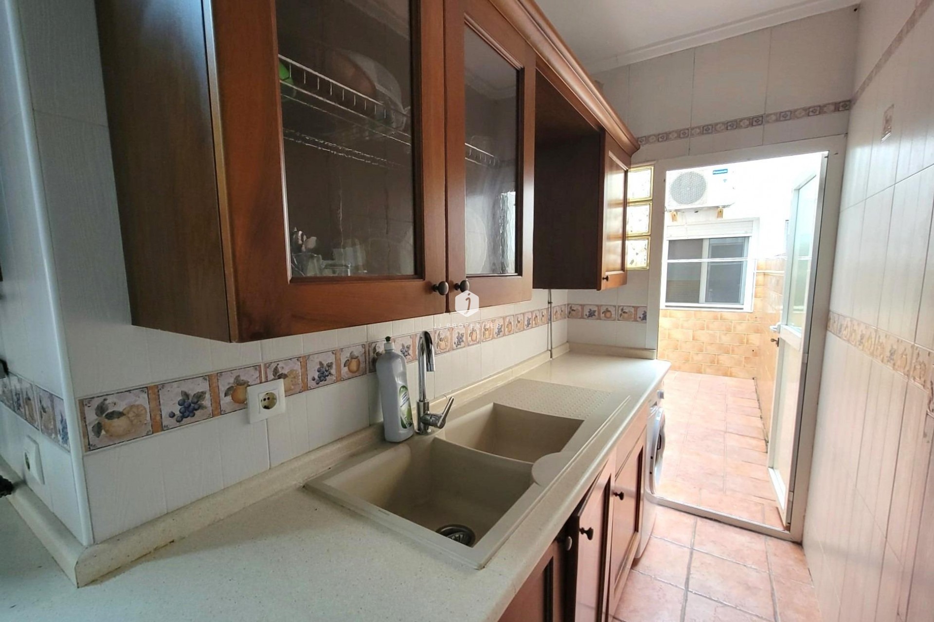 Segunda mano - Bungalow -
Torrevieja - Playa de los Locos