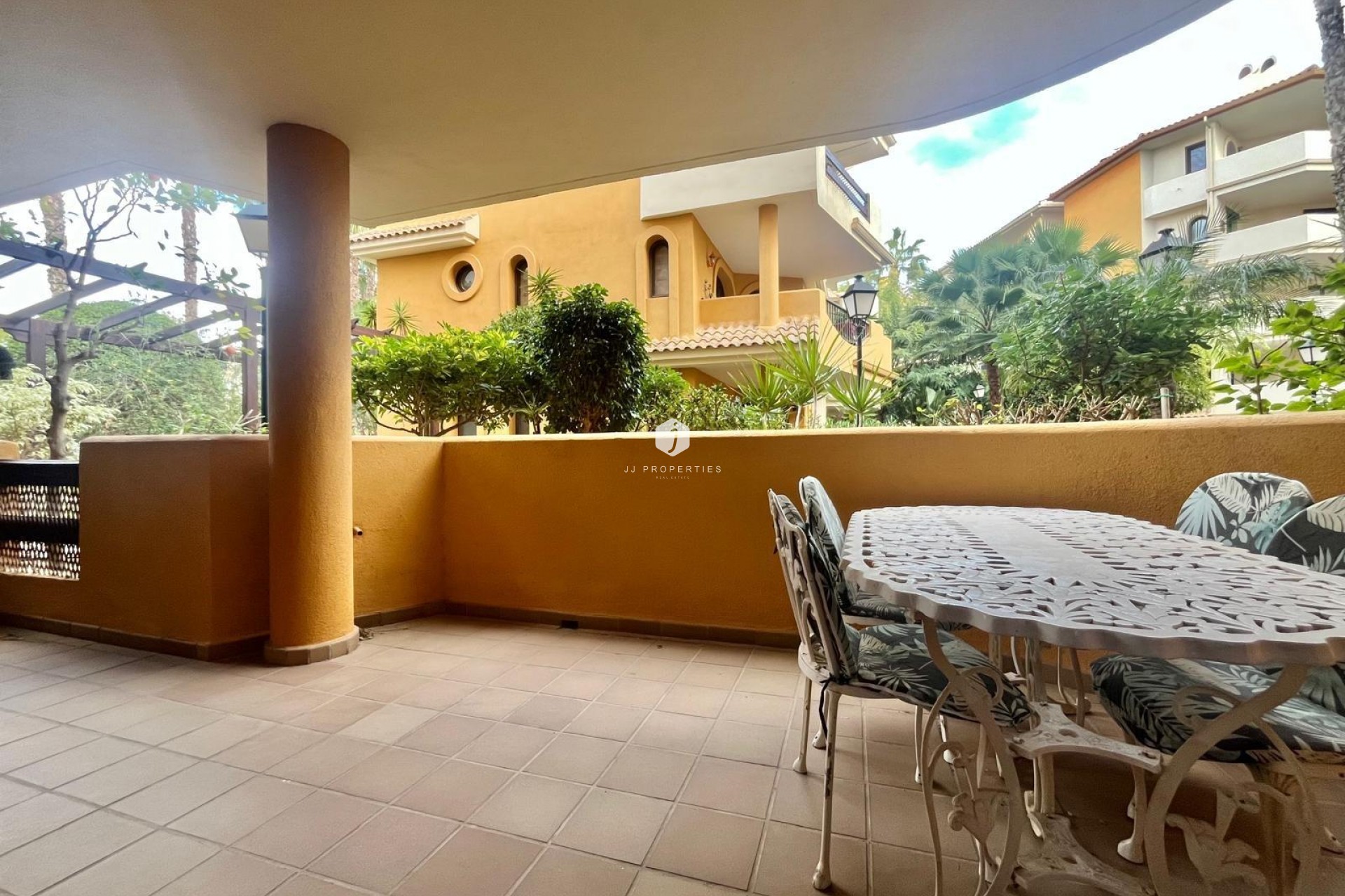 Segunda mano - Bungalow -
Torrevieja - Punta prima