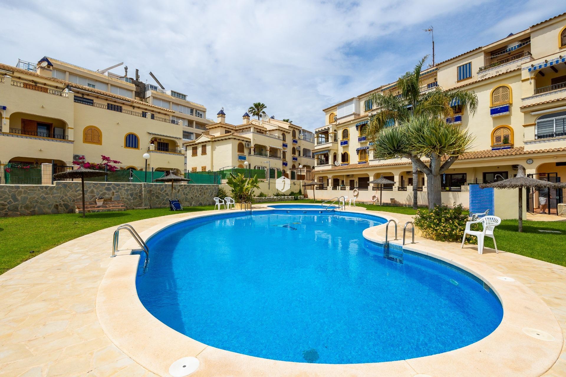 Segunda mano - Bungalow -
Torrevieja - Torre la mata