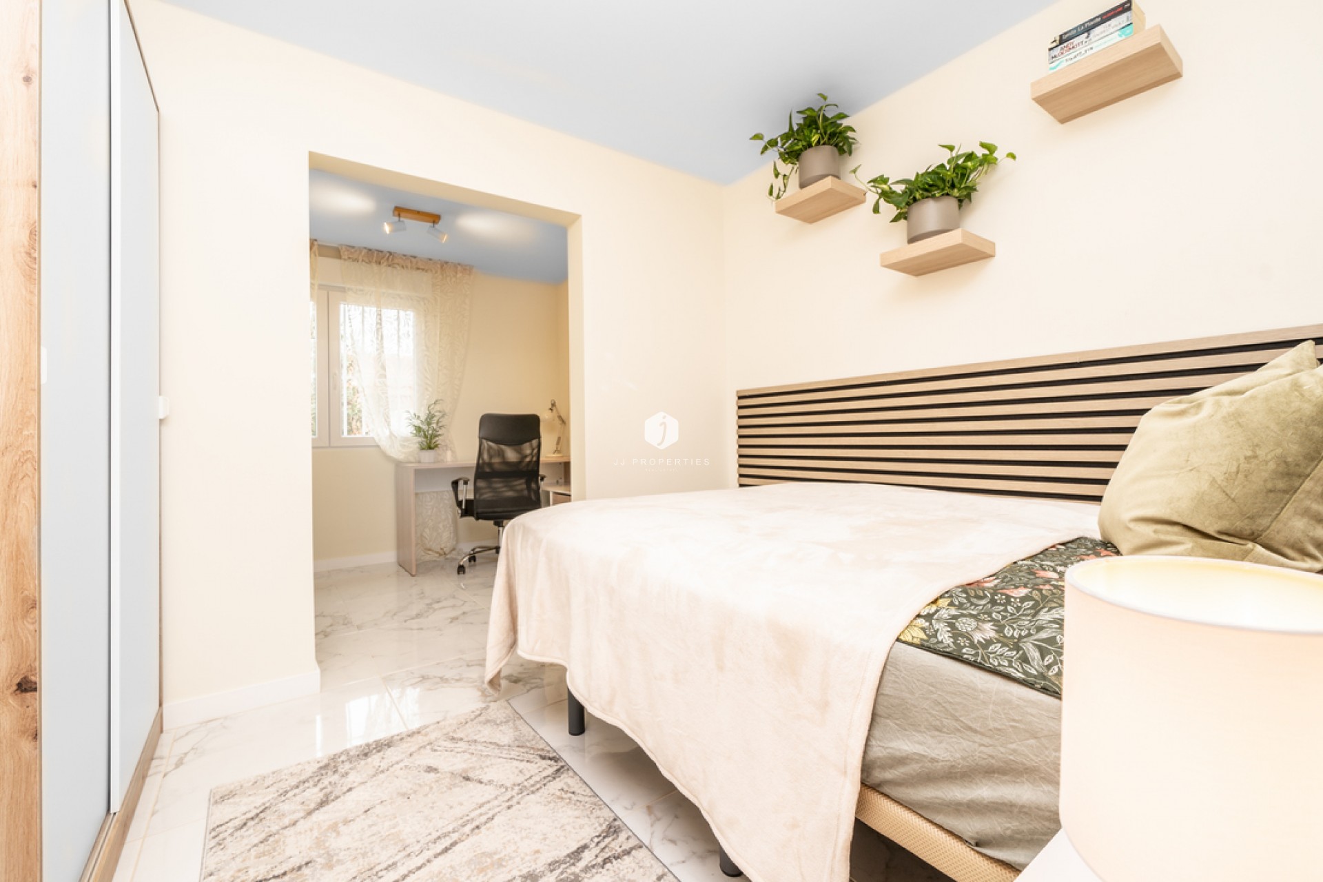 Segunda mano - Bungalow -
Torrevieja - Torreta