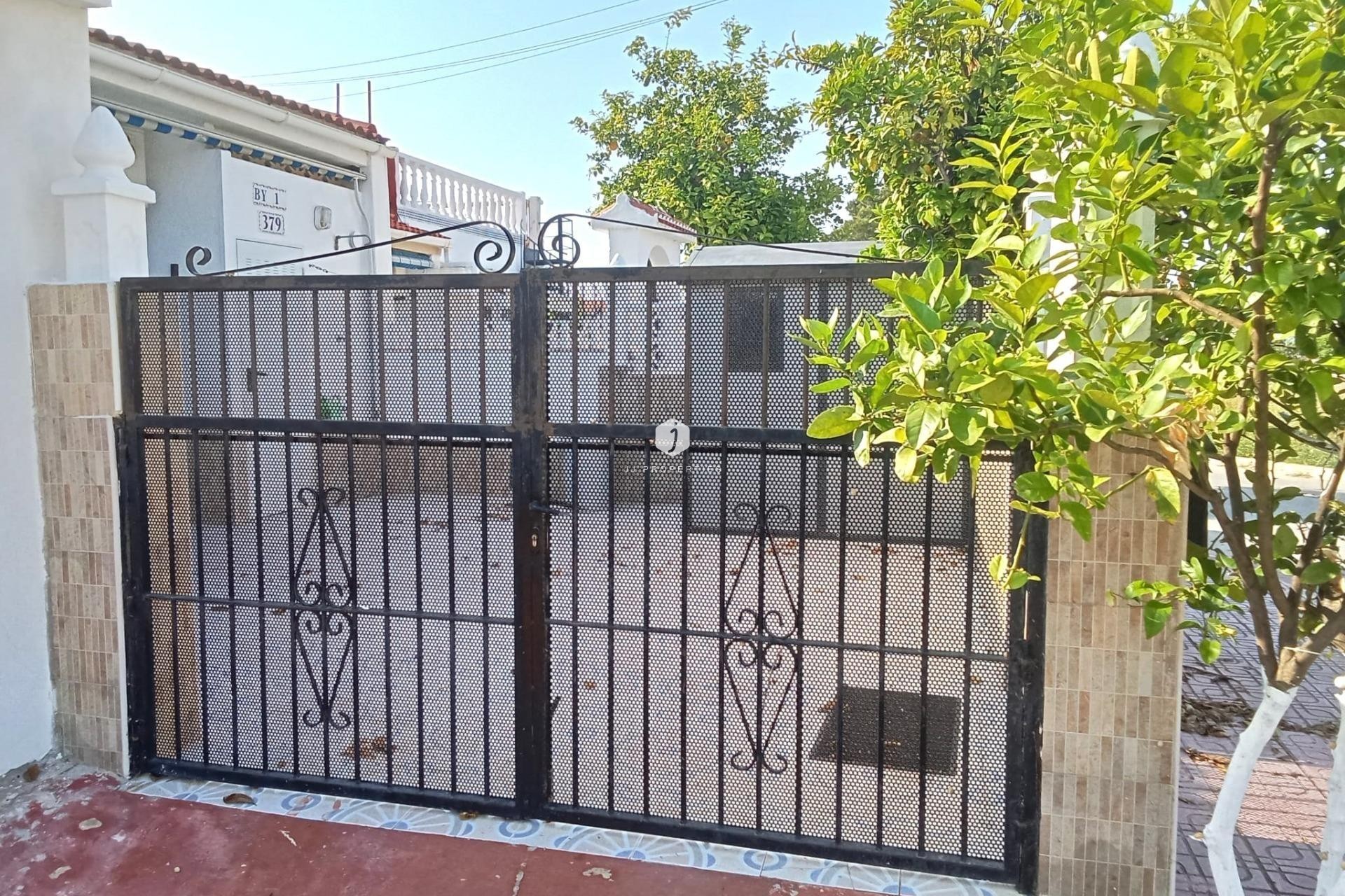 Segunda mano - Bungalow -
Torrevieja - Torretas