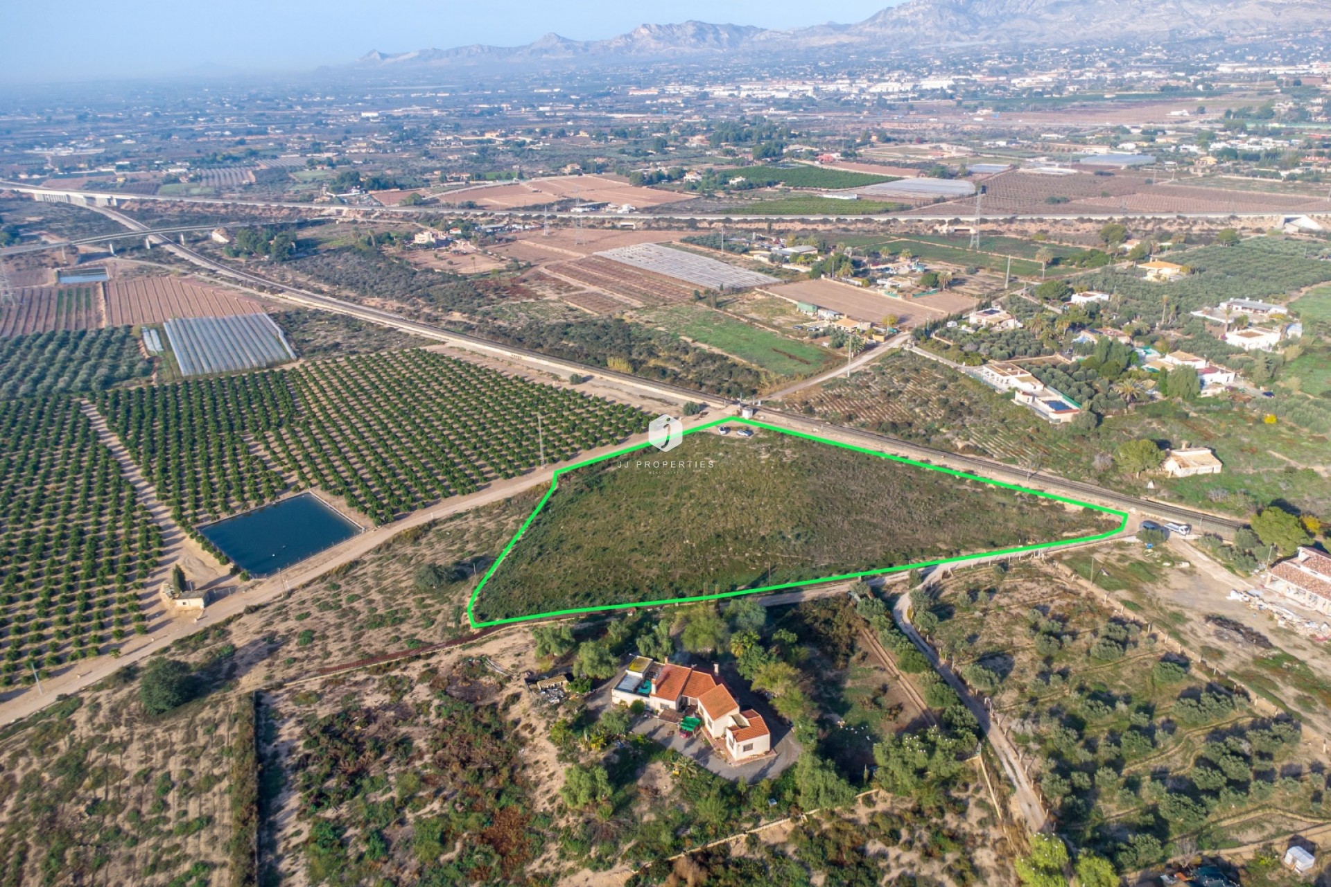 Segunda mano - Casa de campo -
Crevillente